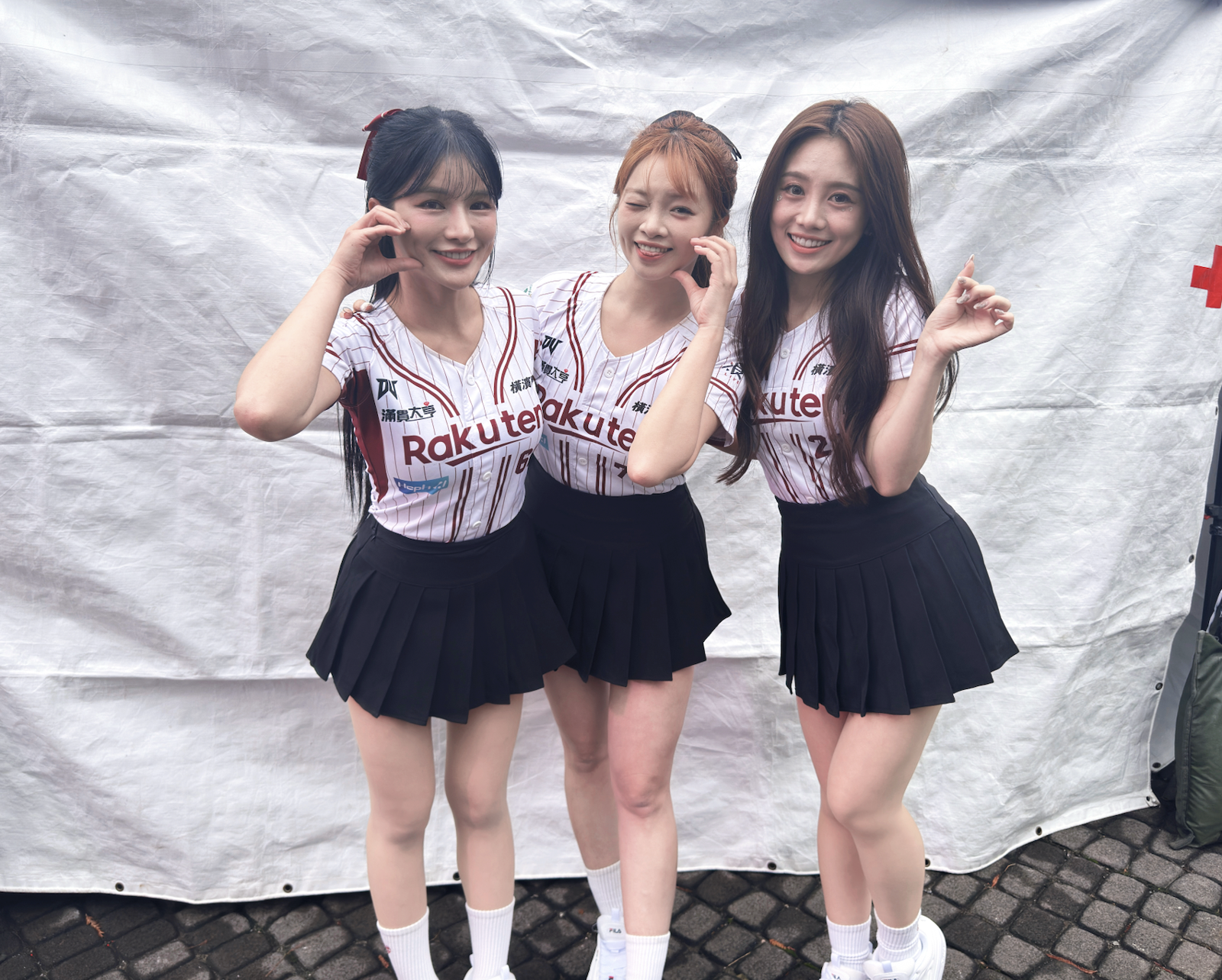 樂天桃猿奪隊史首冠!女孩「封王遊行」全員出動 曲曲、岱縈曝還願秘辛