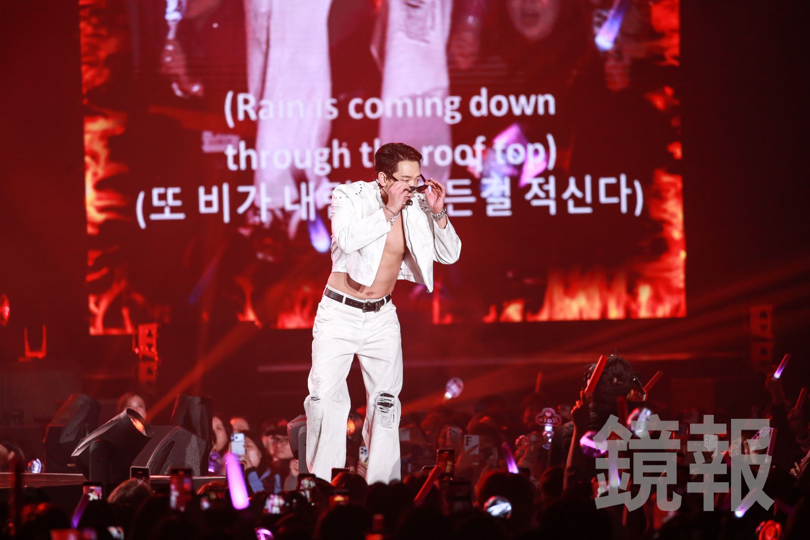 Rain今晚賣力與台下歌迷互動。李鍾泉攝