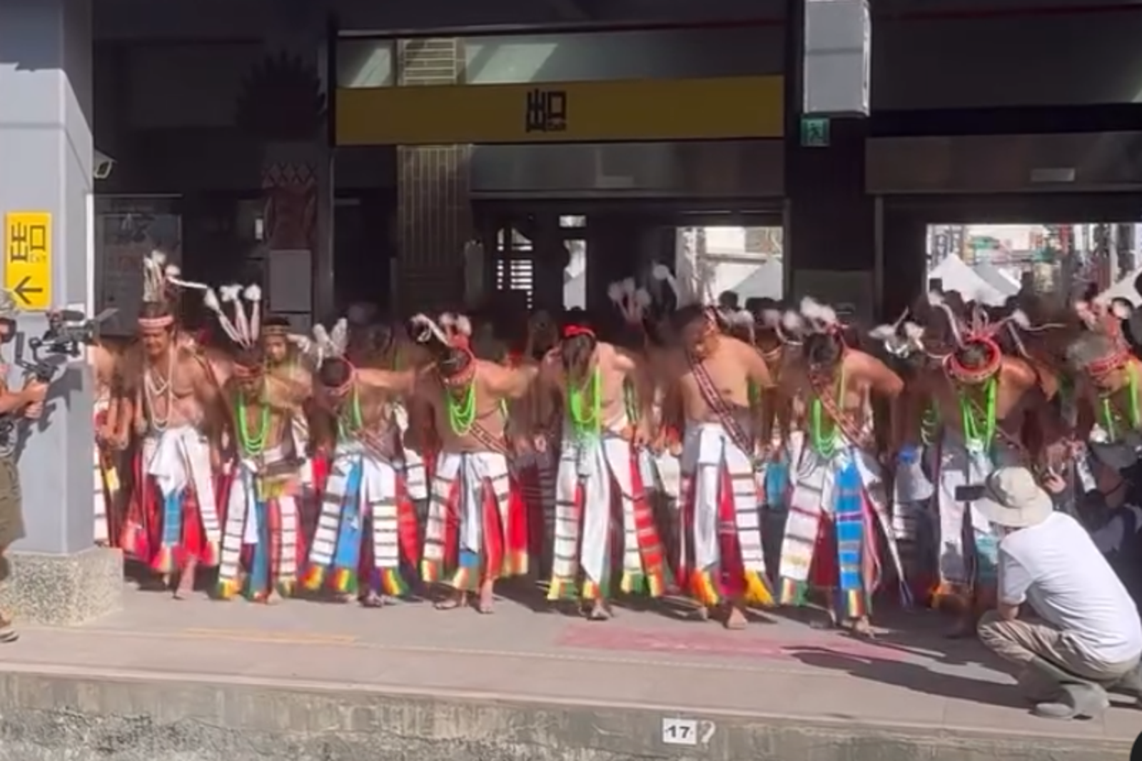 花蓮之殤、光復月台的感動!賑災募款「10天近10億元」出錢出力 族人古調傳唱致謝