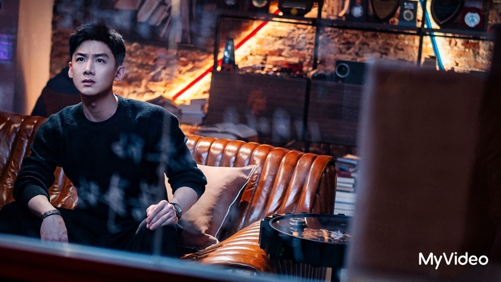 白敬亭在《不眠日》中展現多樣面貌。台灣大哥大MyVideo提供