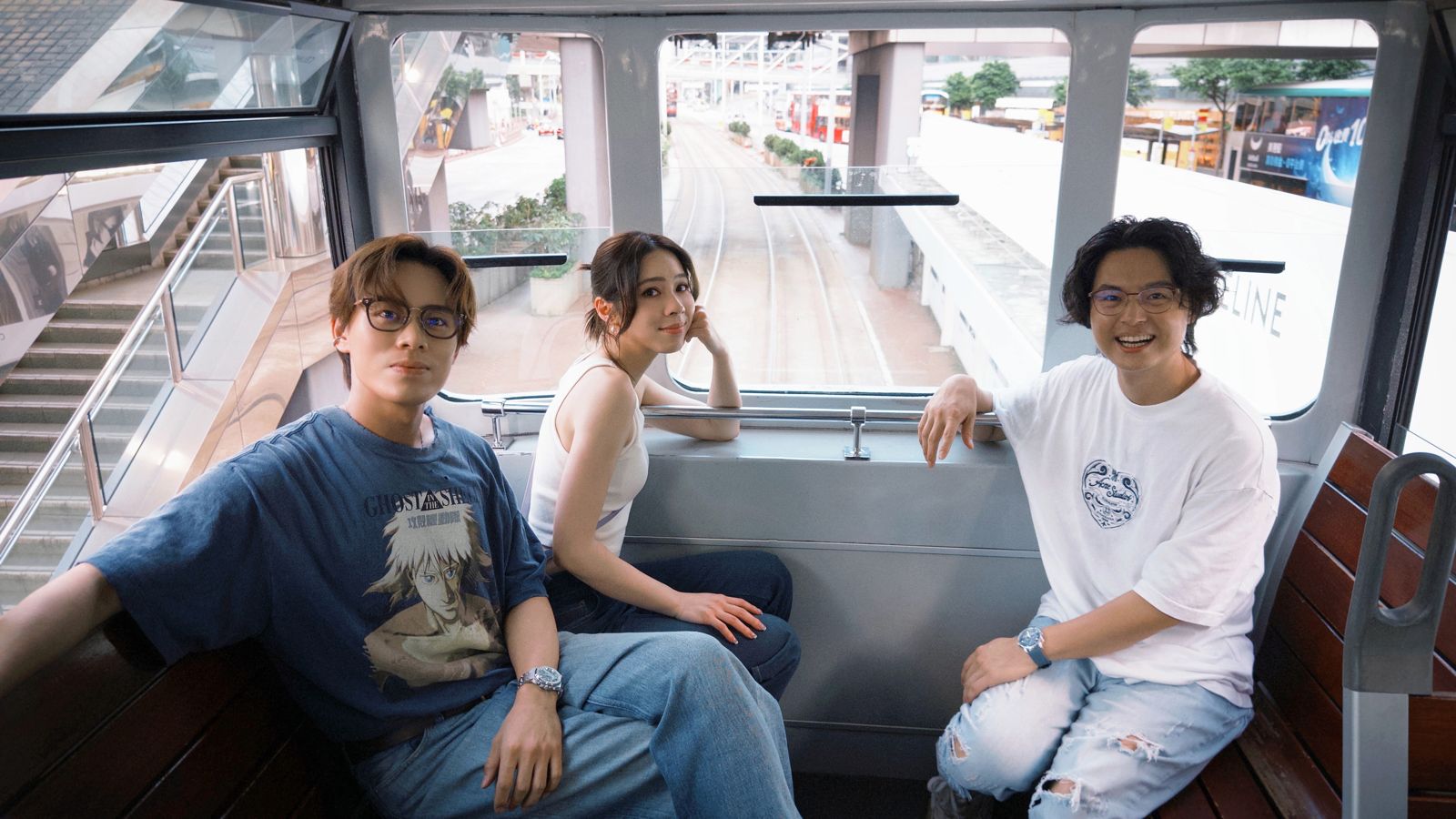 告五人快閃香港掀暴動 雲安嗑完煲仔飯秒衝健身房