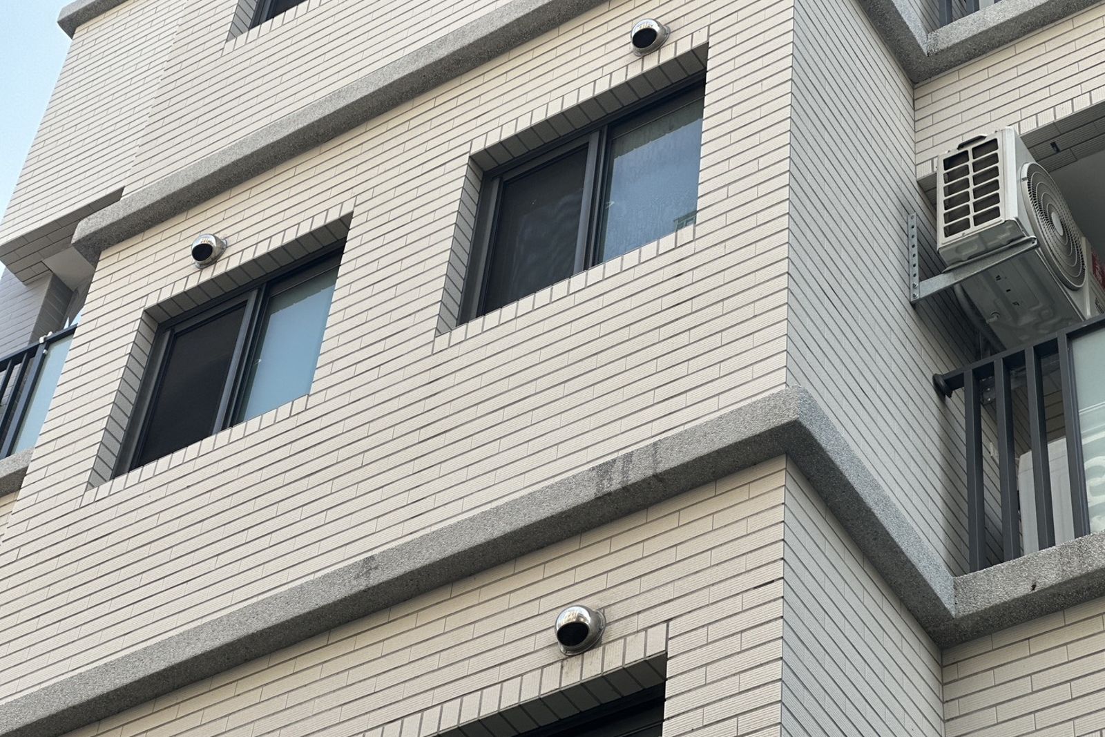 台中西區發生套房雙屍命案。民眾提供