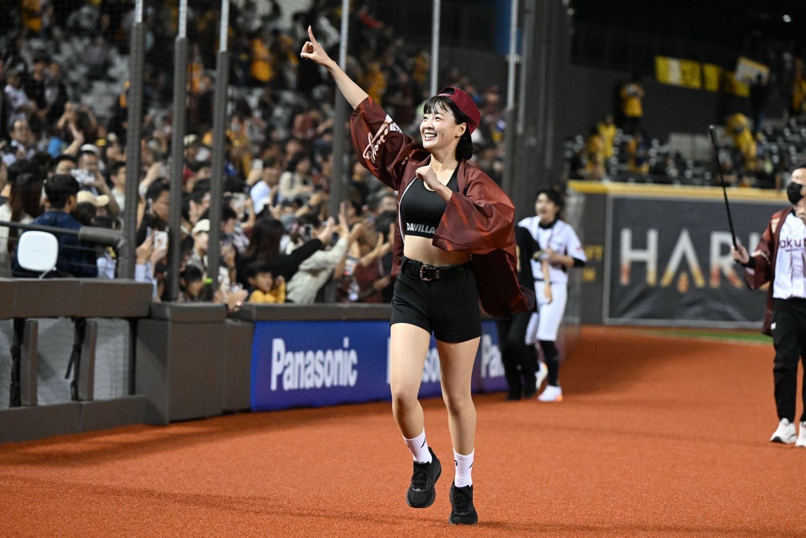 籃籃「大巨蛋跑3圈」3萬人朝聖!感性喊話:我們是地獄爬出來的球隊