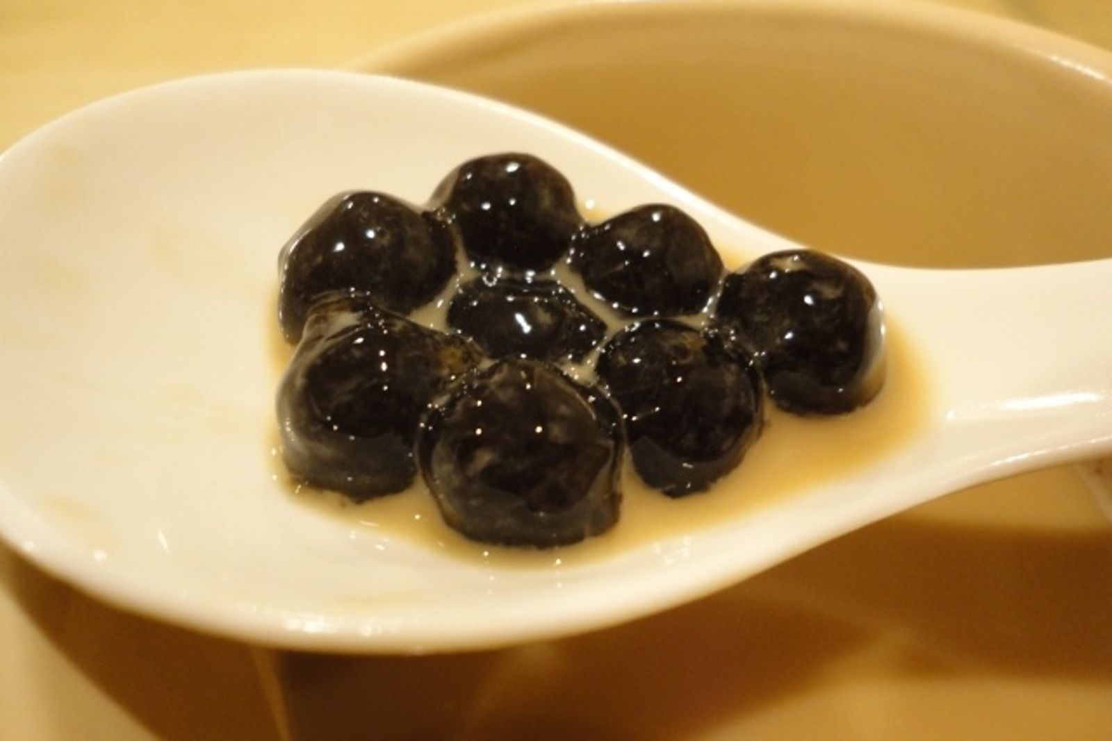 以為替店家增好感度！飲料店員幫客「免費加料」反吞負評　網傻眼：被罵活該
