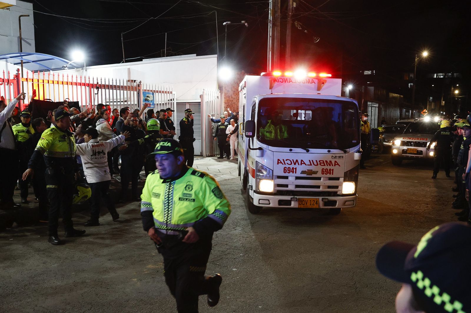 哥倫比亞右翼反對派參議員米格爾.烏里韋遭槍擊。圖/東方IC