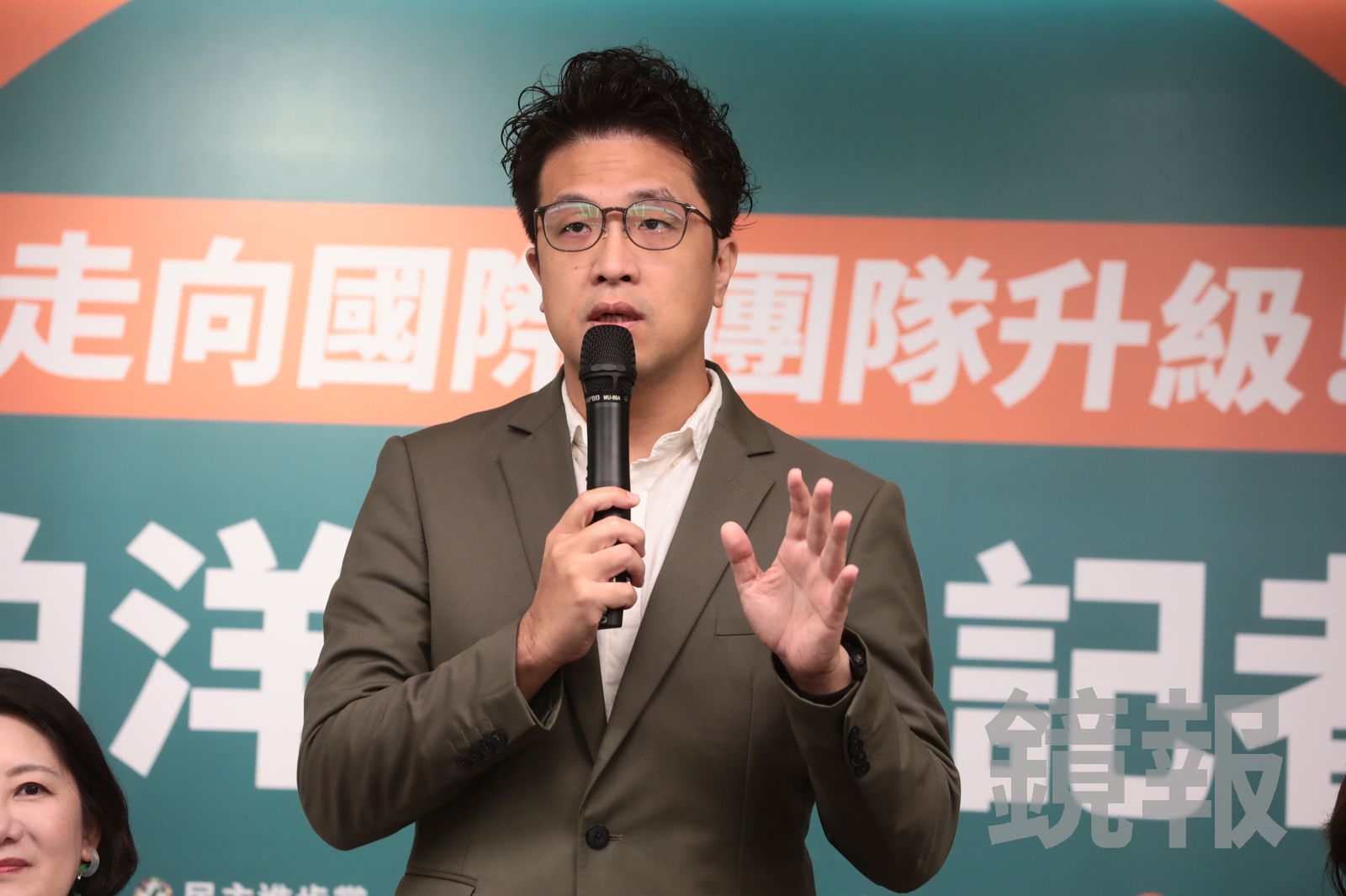 秦慧珠憂蔣萬安回答「複製貼上」 沈伯洋:這是人民真實感受