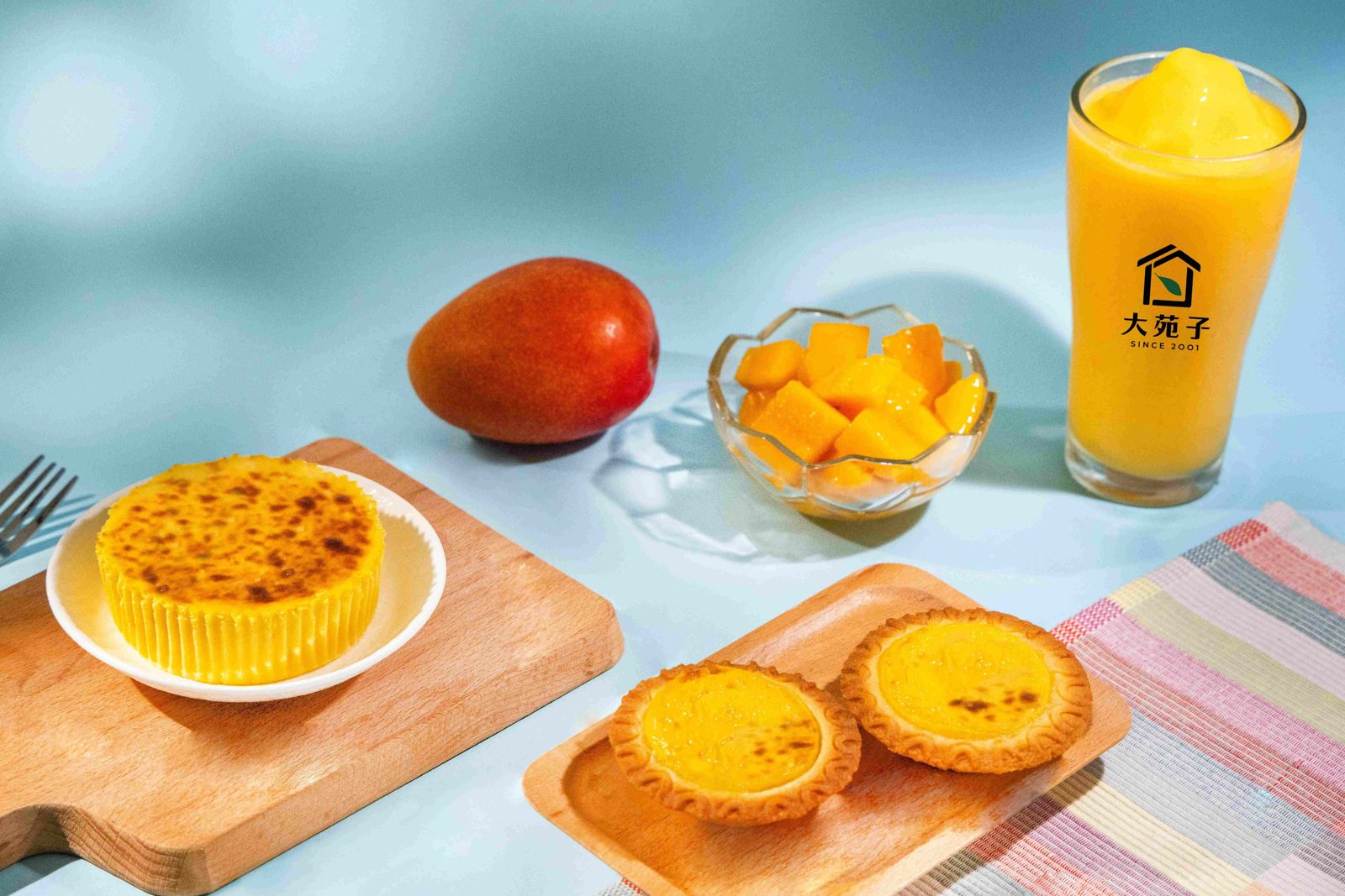 楊枝甘露改用吃的!必勝客聯名大苑子把手搖變起司塔、巴斯克蛋糕