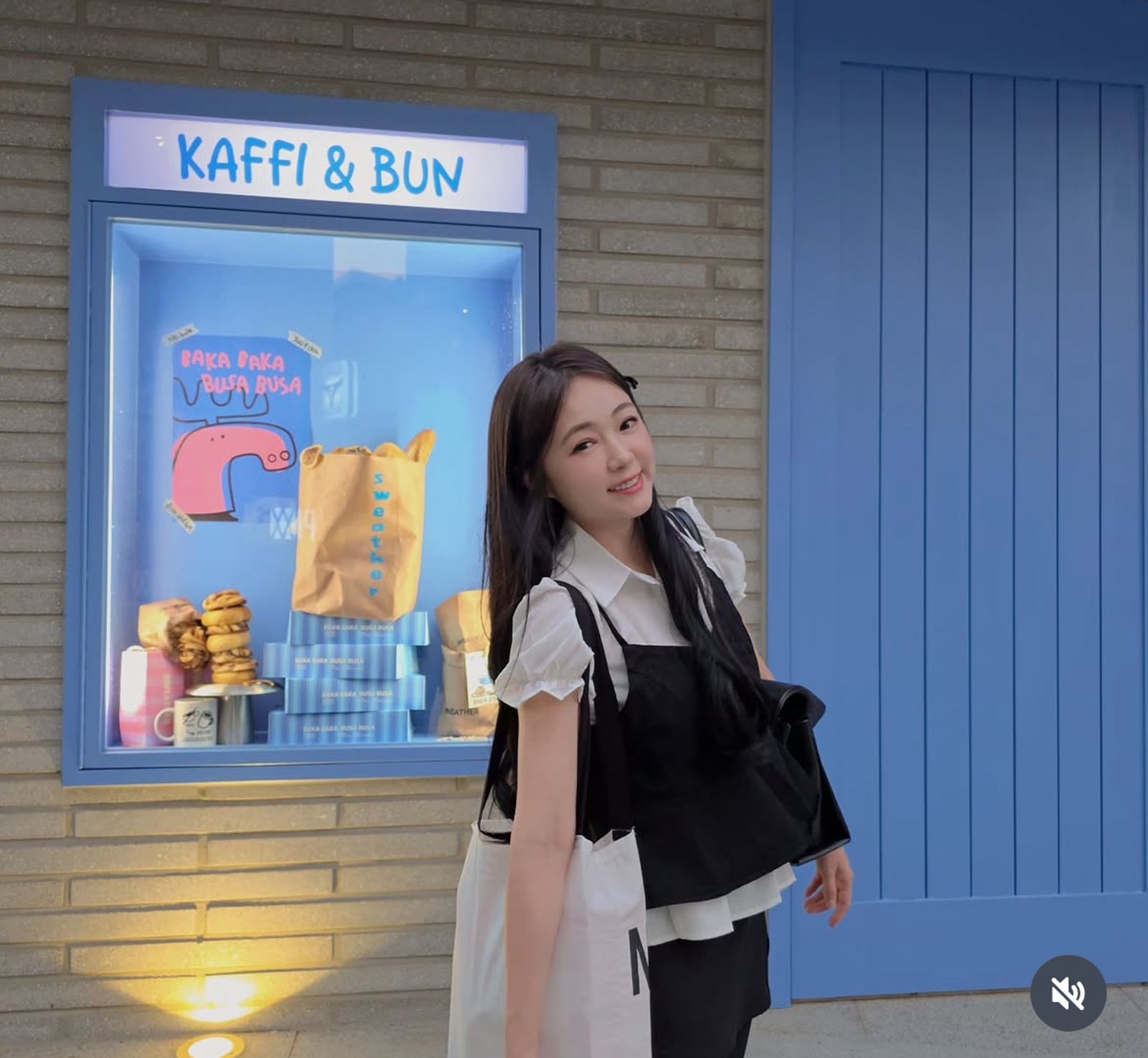 丫頭很有生意頭腦。翻攝IG@ava112411