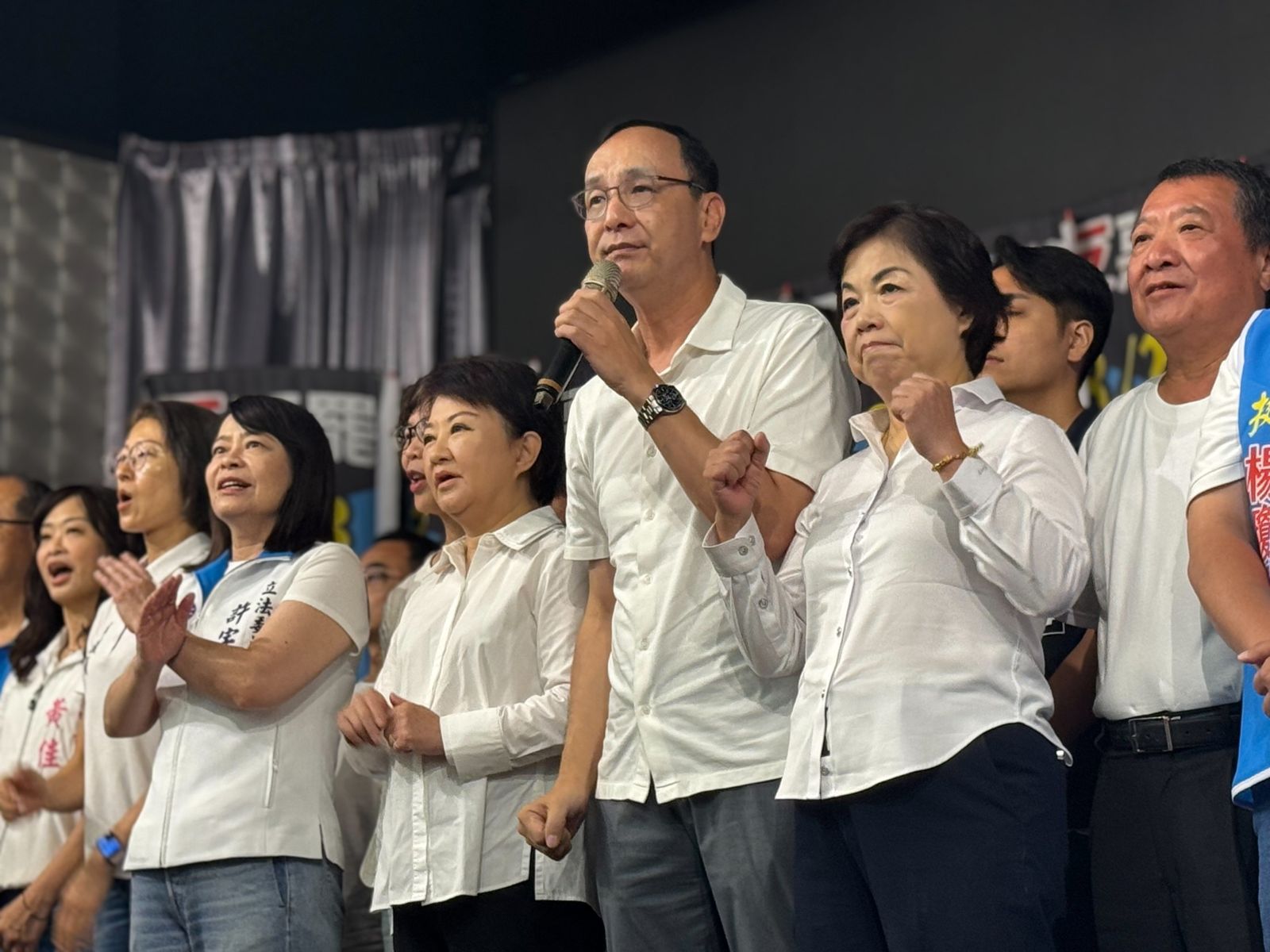 8月23日第二波罷免案投票，也將舉行核三延役公投，民眾黨主席黃國昌、朱立倫今皆南下台中，共同為台中市立委楊瓊瓔站台反罷免。（圖／國民黨提供）