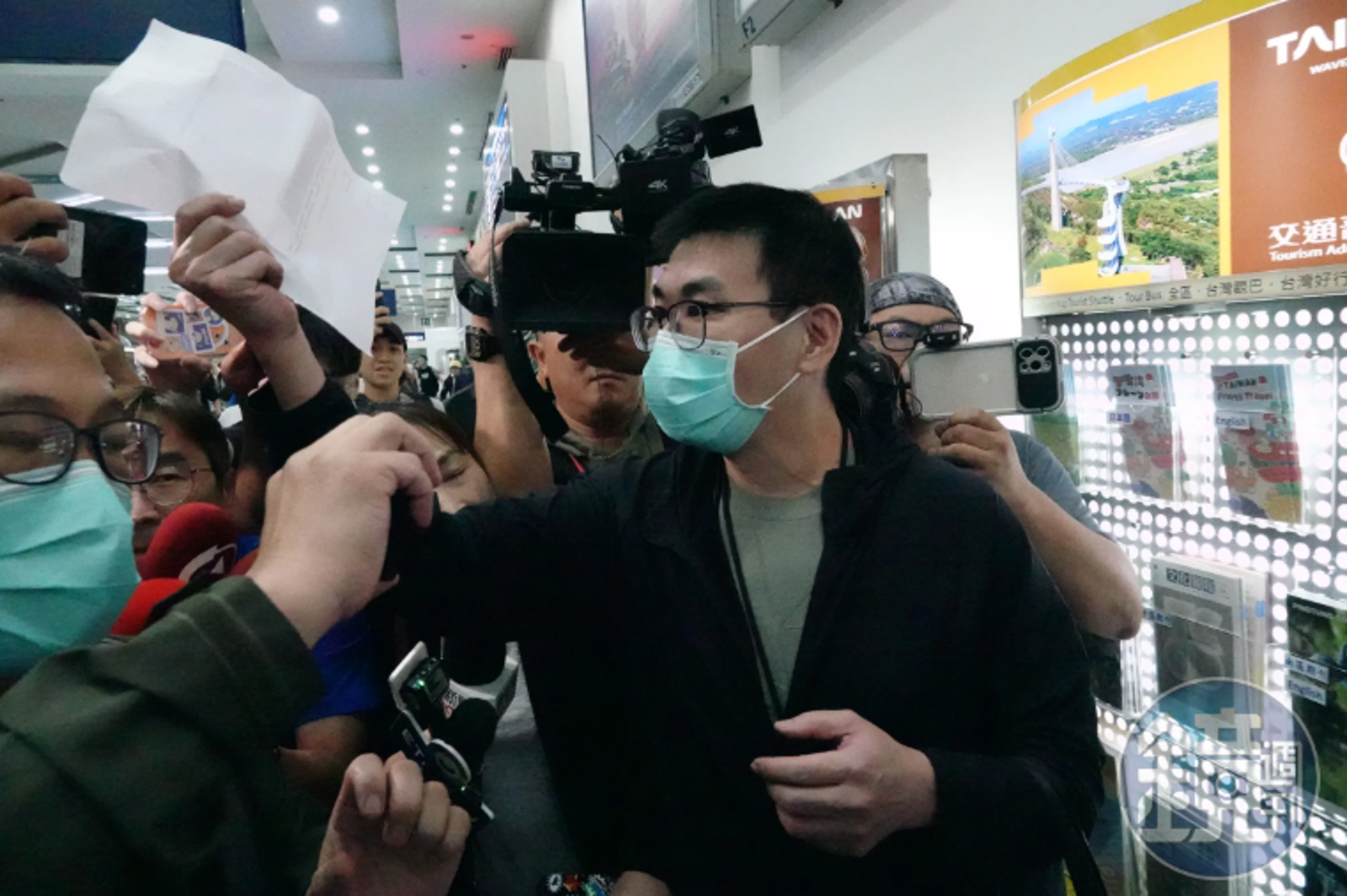 趙建銘機場「比噓」手狂塞離婚協議! 爆1億天價封口費 杜奕瑾轟:權利濫用