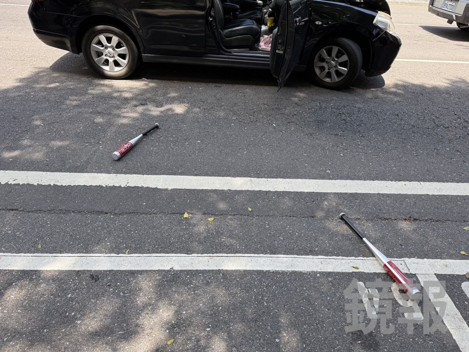 20250820嫌犯毆打被害人的球棒留在現場。警方提供