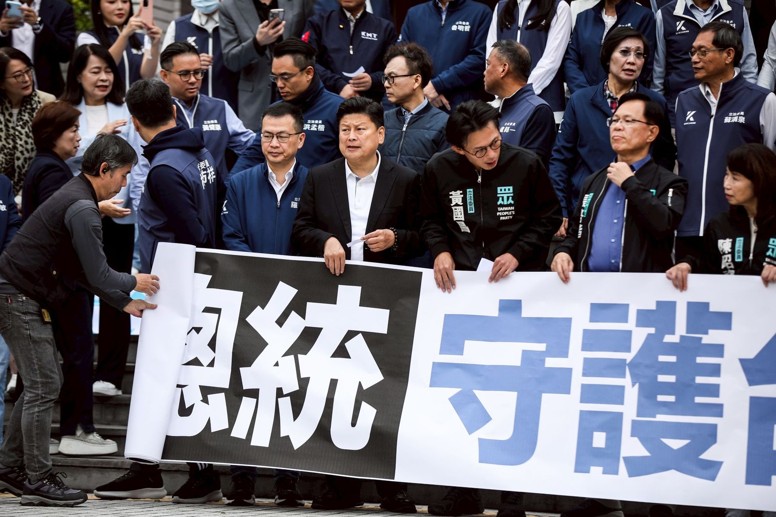 如何從憲法訴訟法悖論脫困？