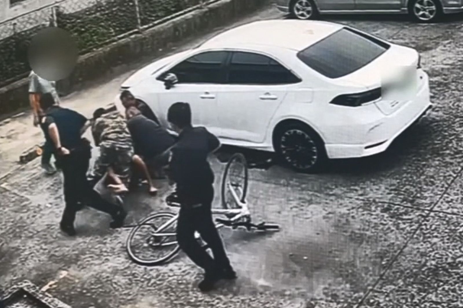 男摸走千元超商零食還反抗爆衝突！　竊盜罪秒升級「準強盜罪」…原因曝光