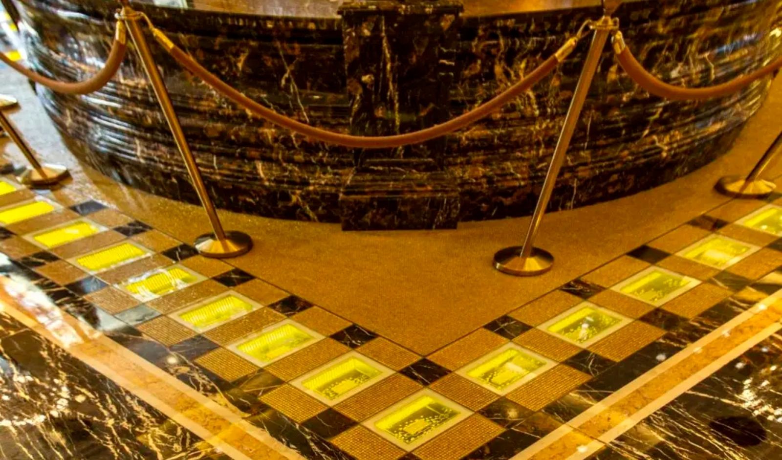 金價太誘人　酒店撬「78塊黃金地磚」變賣！現賺3.6億元