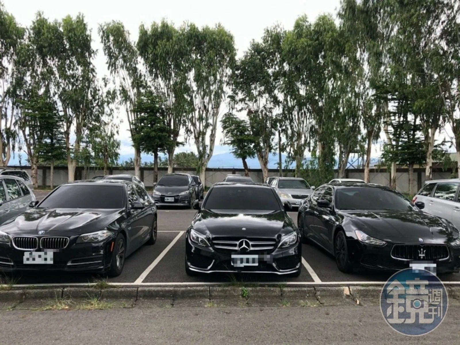 獨家／黑道洗車行！佯稱刮壞烤漆怒砍身障員工逼簽本票　父母出面道歉也被揍