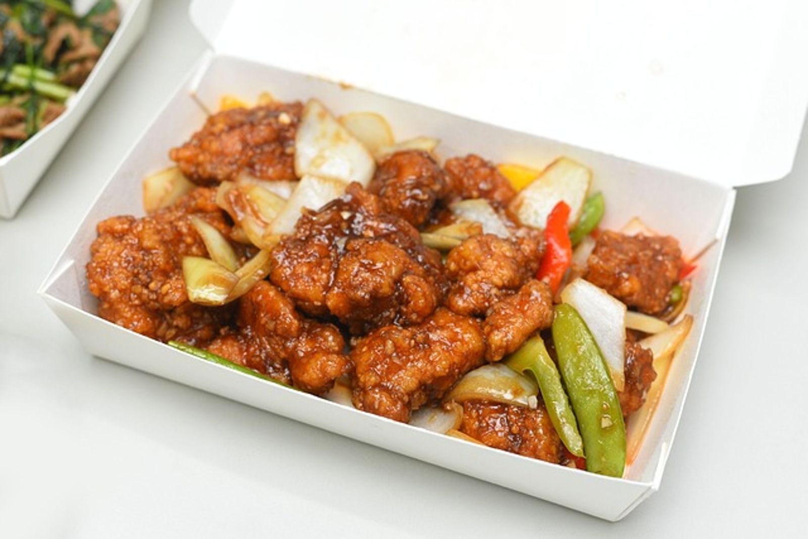 餐盒不是垃圾？清潔隊員要他「開袋當場分類」…環保局揭解答「搞錯最高罰6000元」