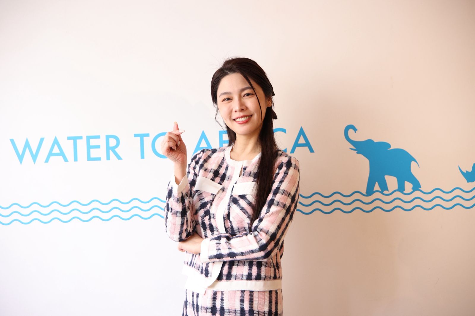 下個月辦婚禮!白家綺曝禮服「驚人尺度」:想來點特別的 女兒幫做美甲感性喊「成就達成」藏洋蔥