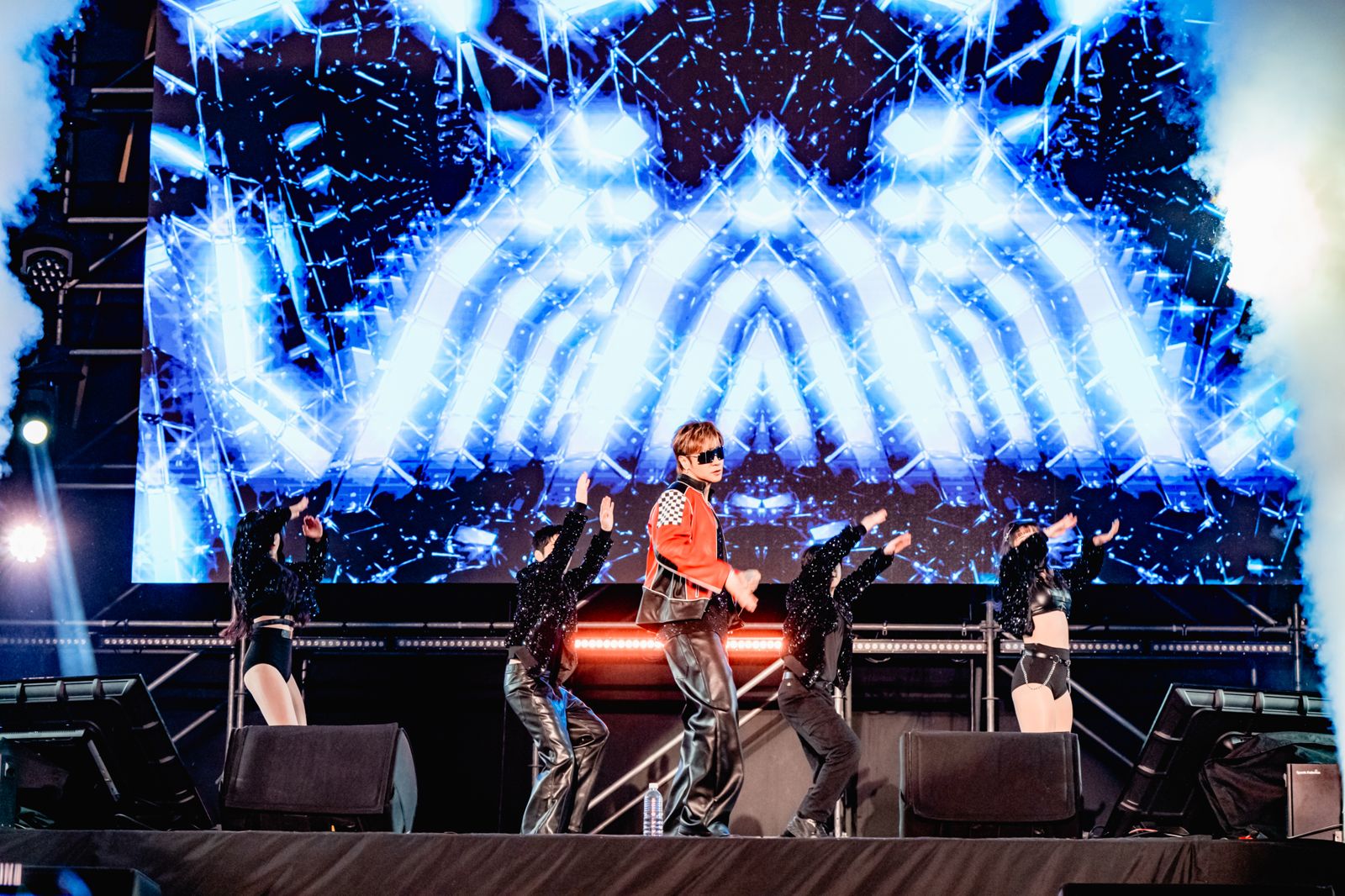 羅志祥今年跨年連趕2場演出。華納音樂提供