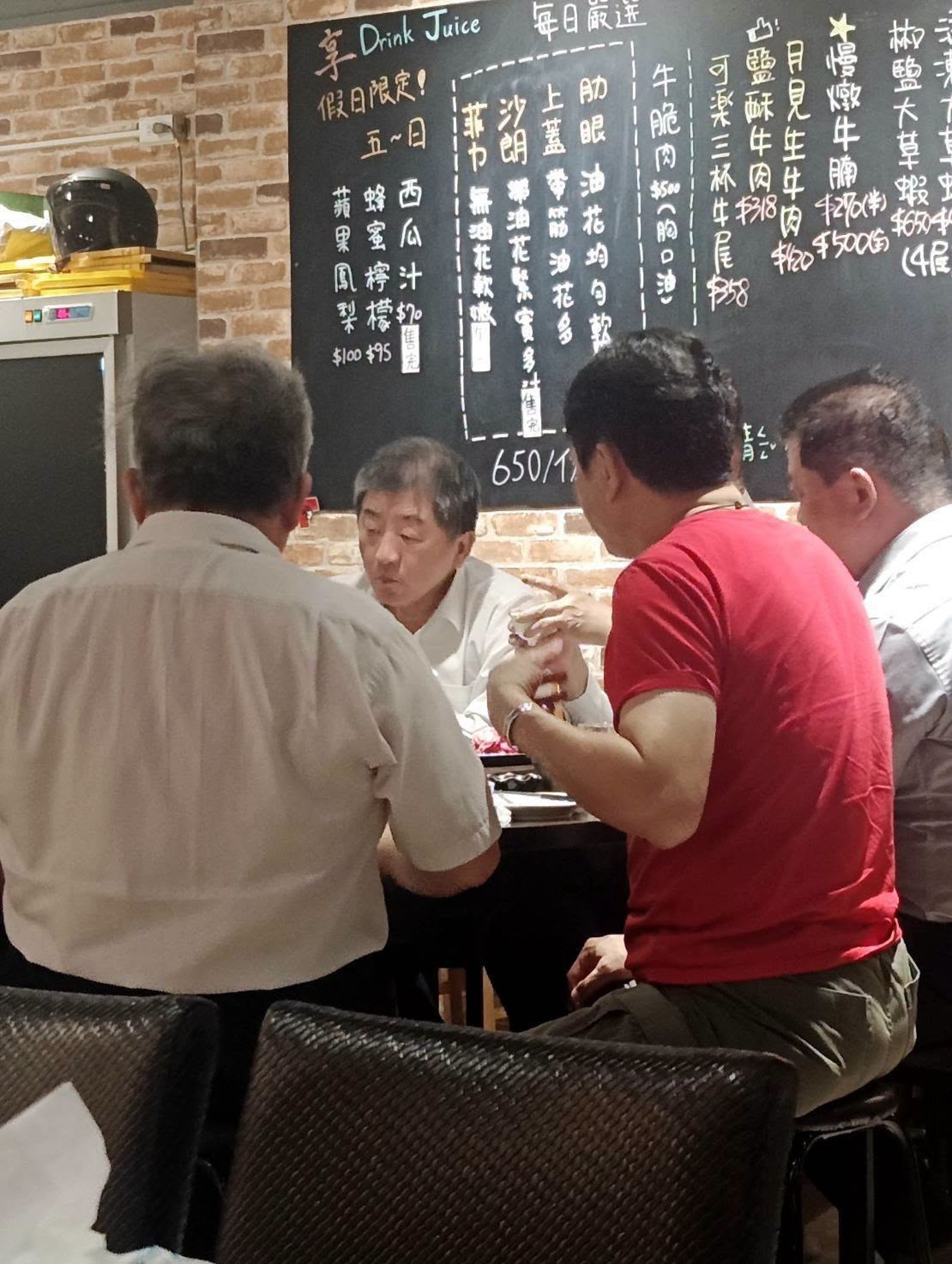 遭藍議員爆毒油案仍忙跑酒攤 陳時中:吃飯用餐、無特別回應
