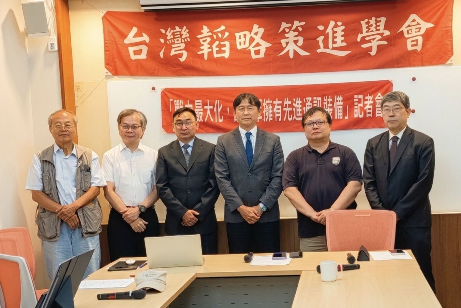 陸軍採購寬頻無線電機 專家籲將「跳頻」列入必備規格:否則等同讓將士裸奔