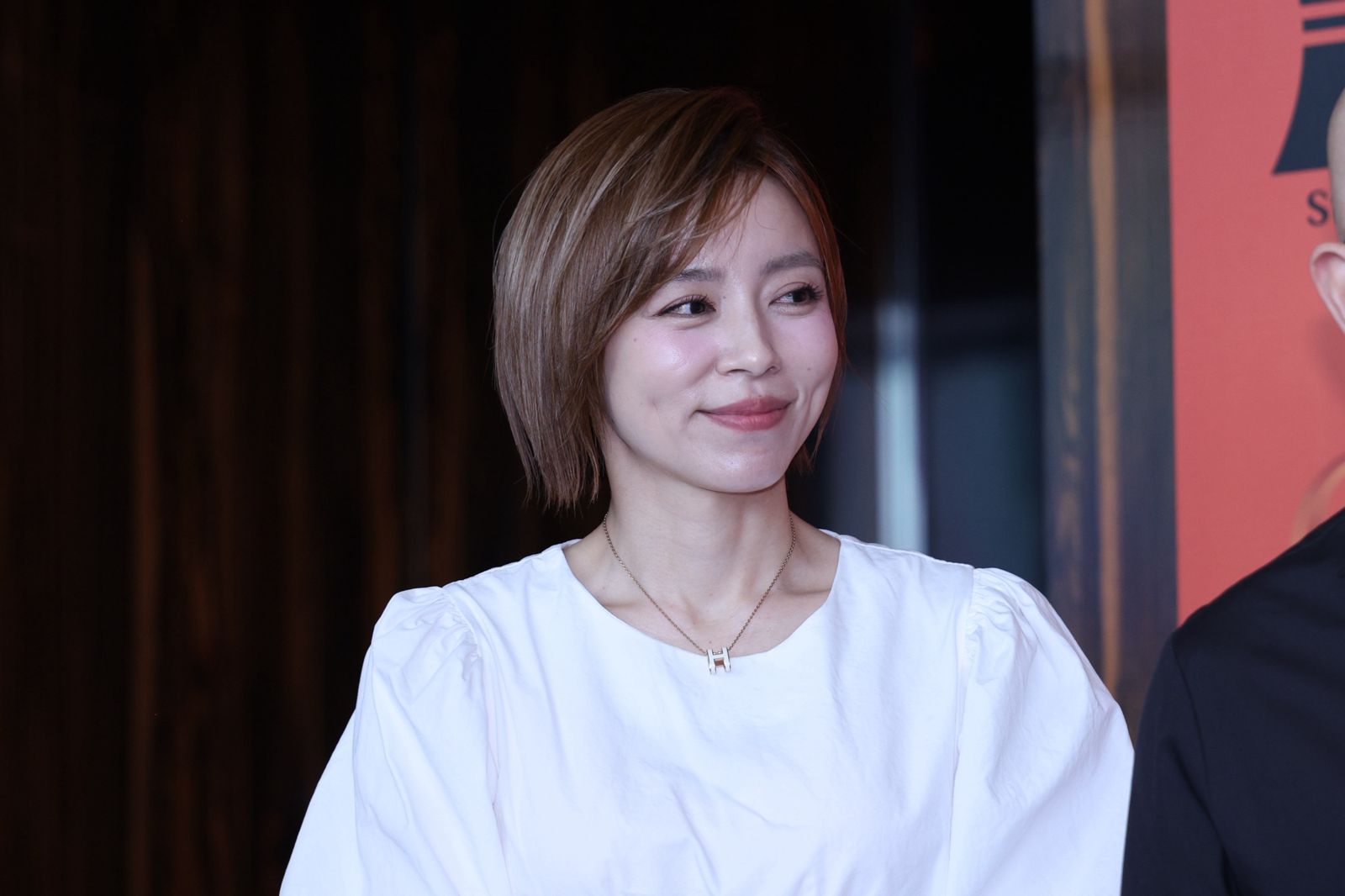 五熊潑油燒到教會!王瞳首度回應了 親揭「是否有潑油儀式」