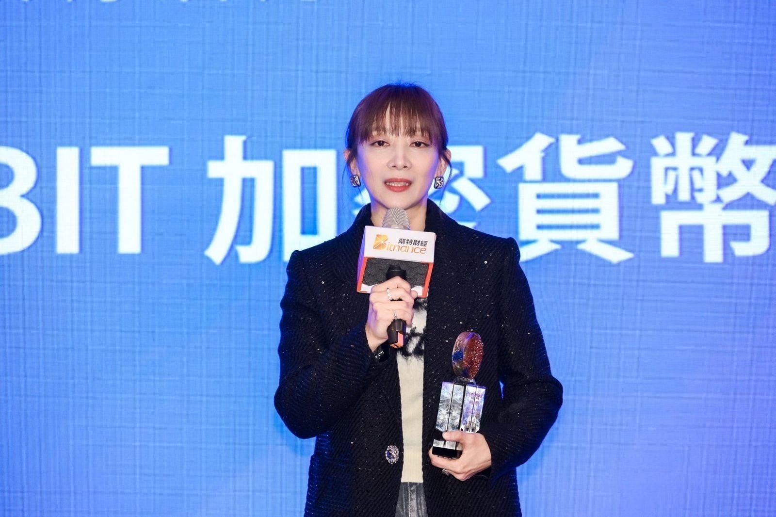 全球首位加密貨幣交易所女性創辦人彭云嫻說，美國金融霸權場域從實體美元已經開始往虛擬貨幣的領域蓬勃擴展。（翻攝臉書）