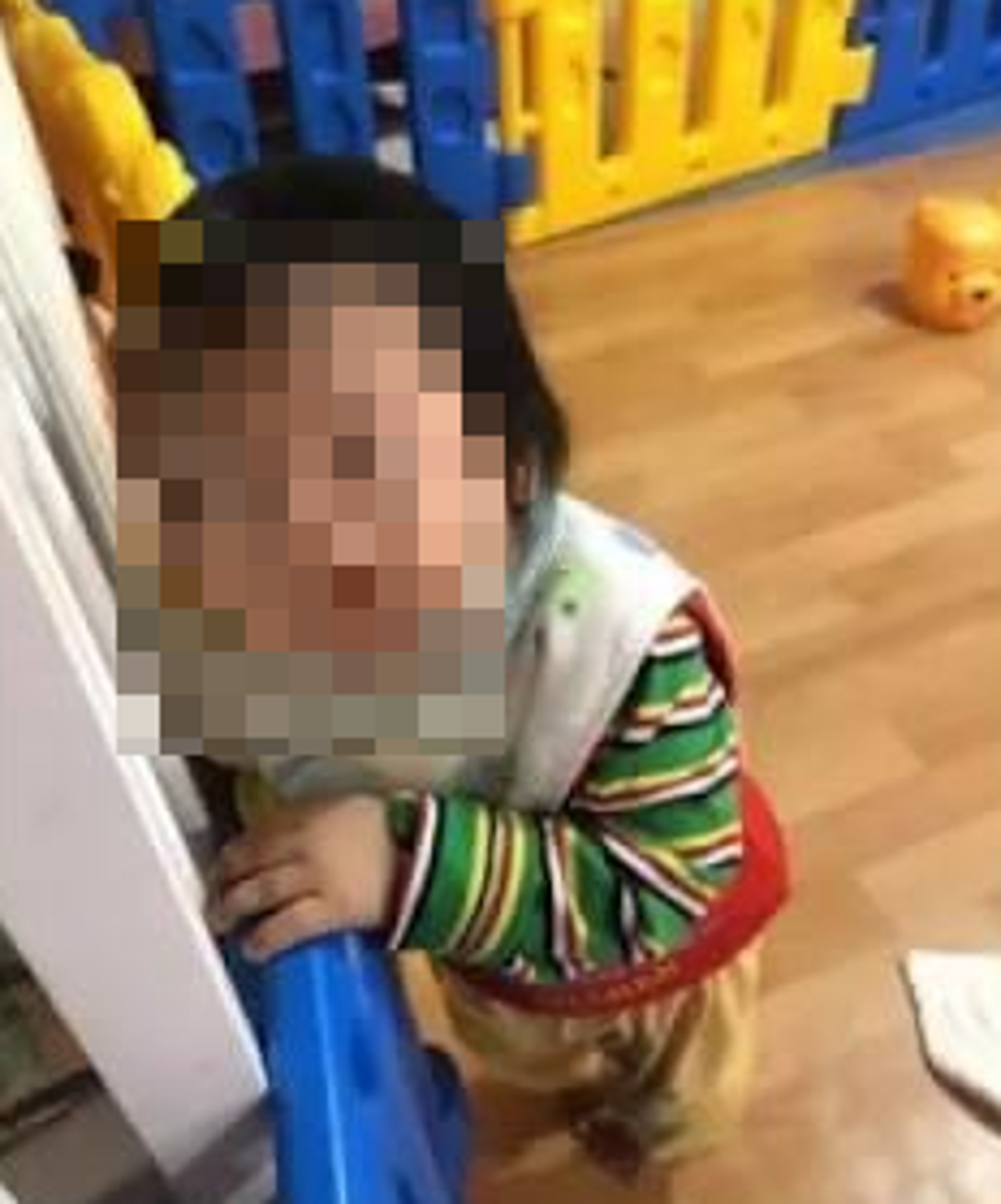 剴剴在周保母家時白白胖胖，像個可愛的小糰子。翻攝畫面