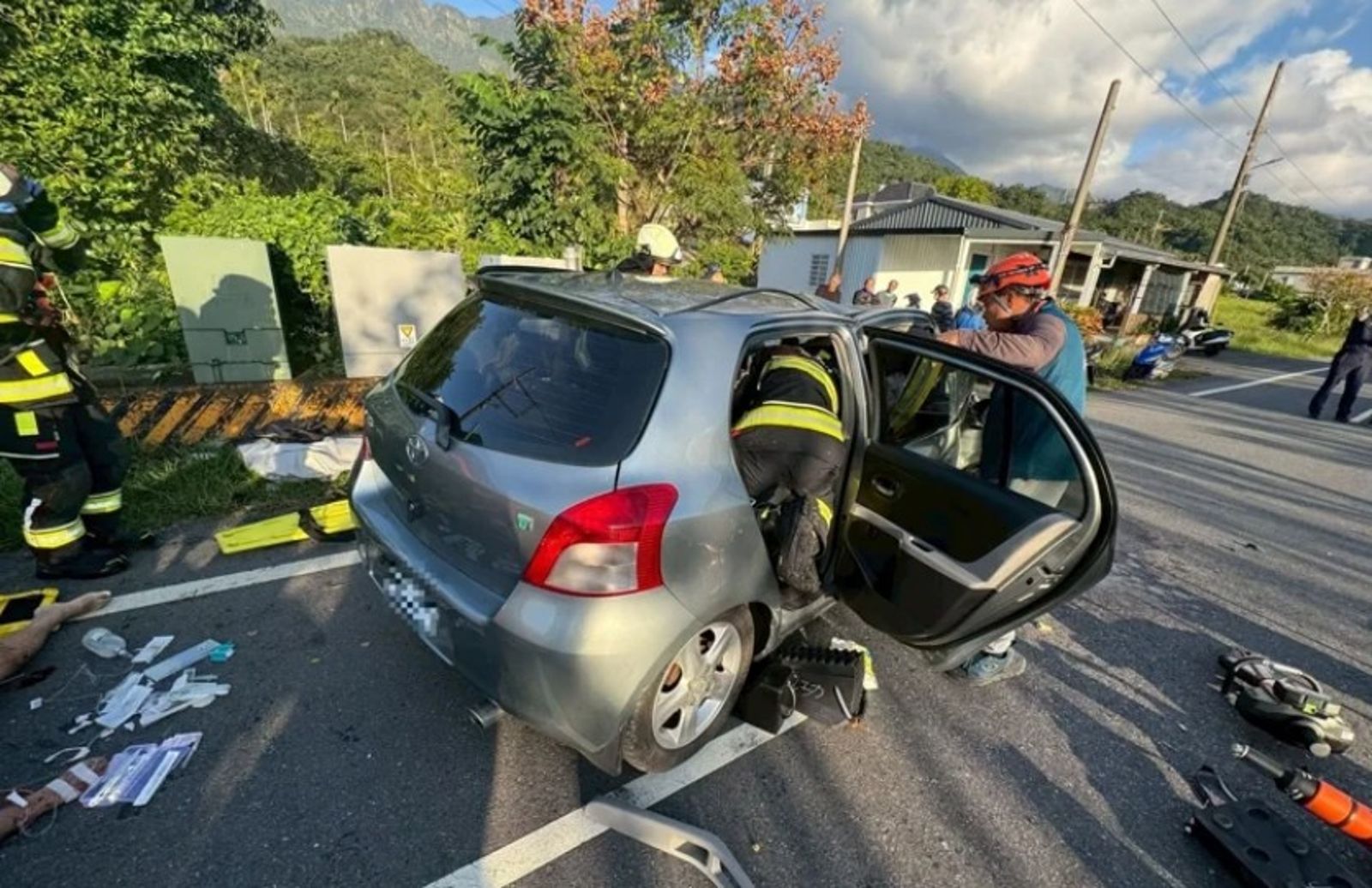 公職夢碎！73歲阿公載29歲孫赴國考　 台11線「猛撞電箱車頭爛」祖孫雙亡