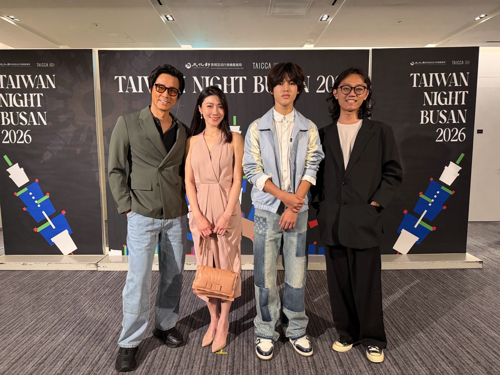 《日光》主創團隊在釜山影展台灣之夜合影。圖/好威映象