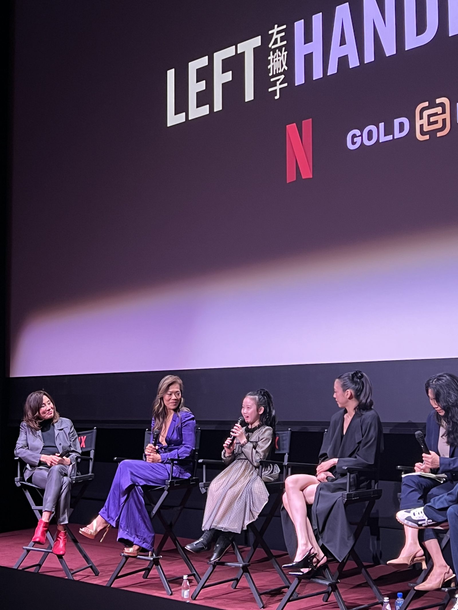 葉子綺(中)驚人的外語實力驚艷國際影壇。光年映畫提供