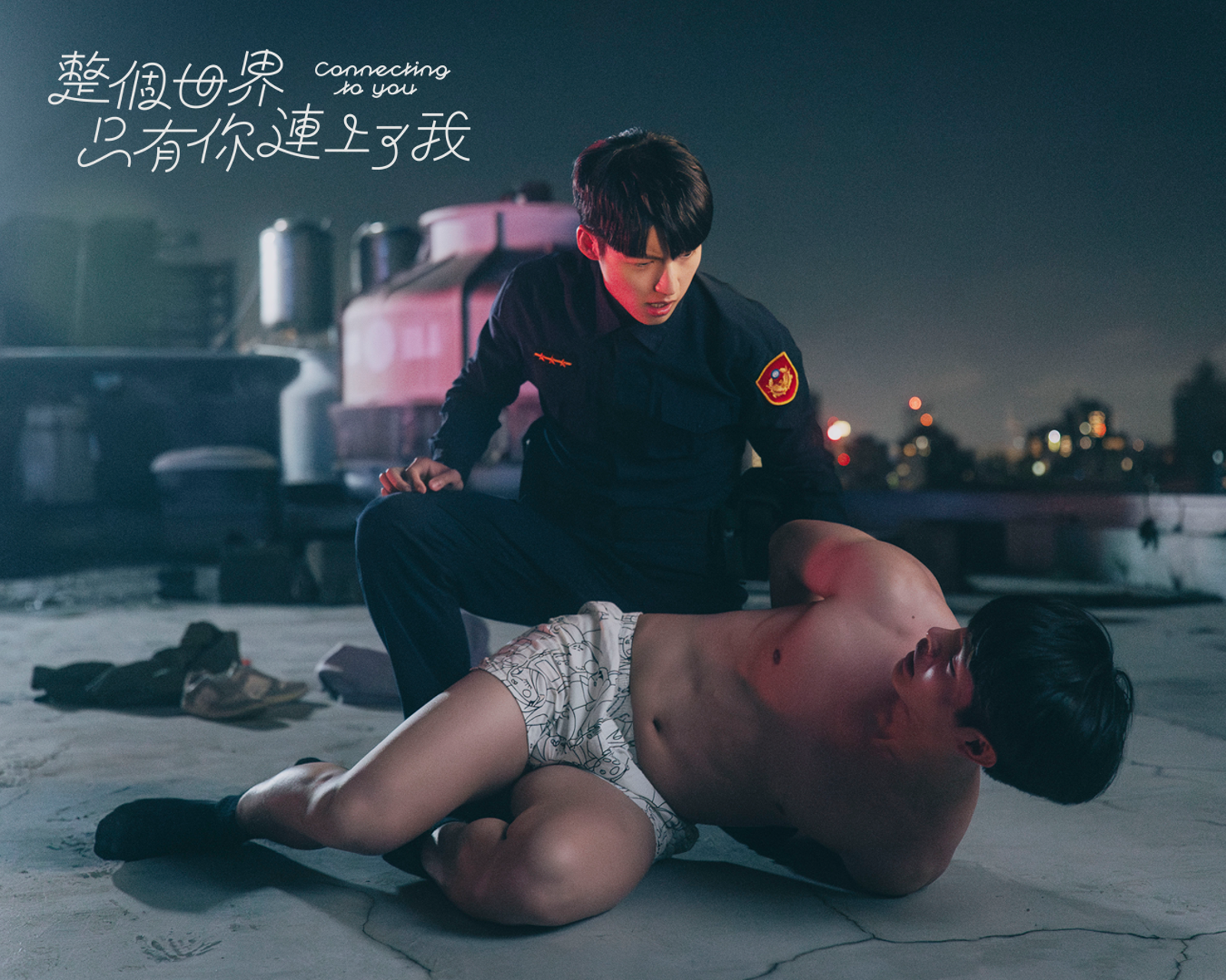 26歲星二代「裸身被逮補」畫面曝光！金馬影展執行長虧：衣服沒穿好　呆萌詮釋「通靈少年」