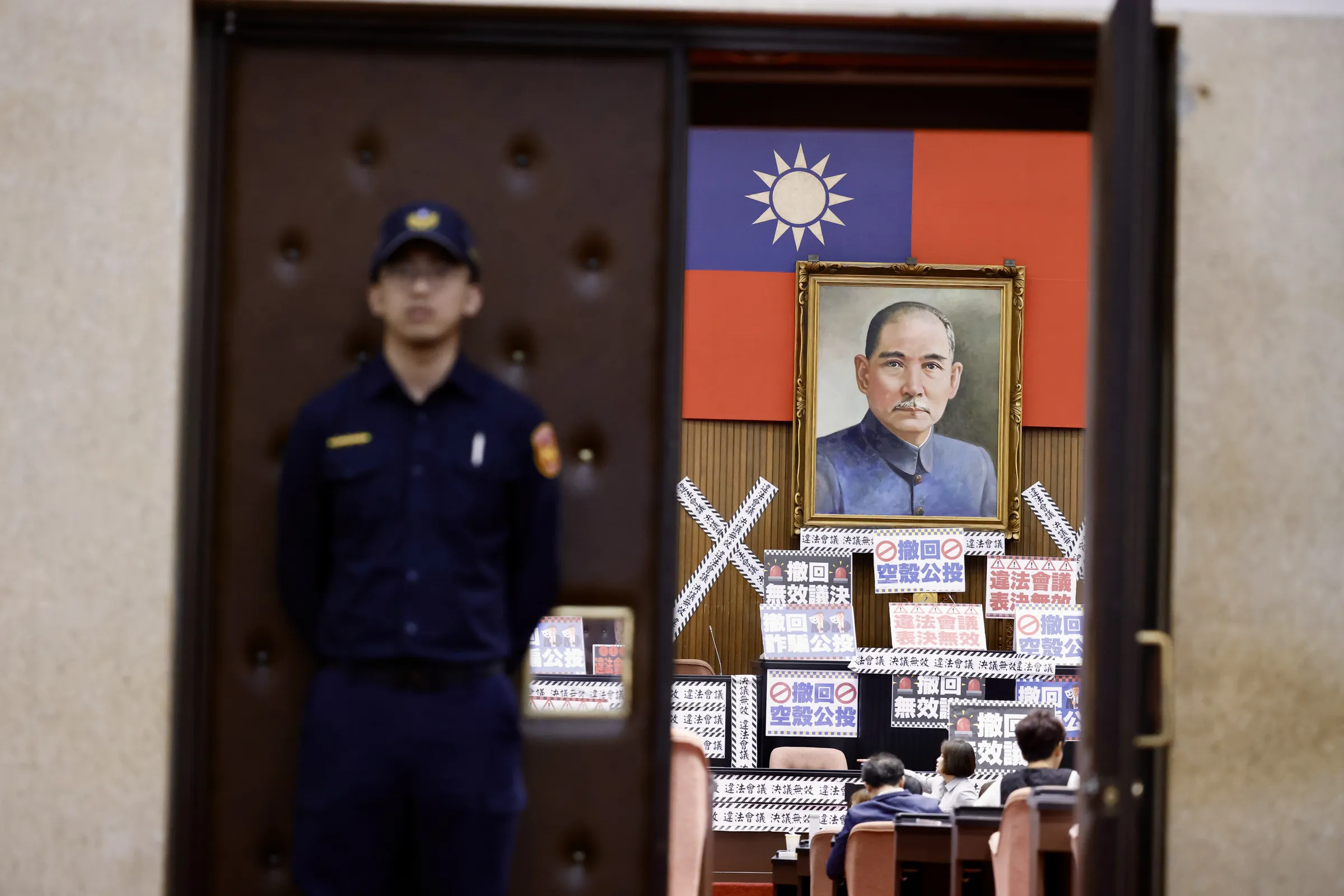 羞辱憲政機關 立法院違背五權分立的憲政原則