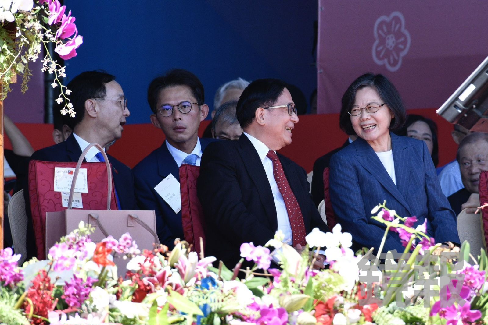 直擊陳水扁、蔡英文國慶觀禮有說有笑　朱立倫、黃國昌談話神情嚴肅