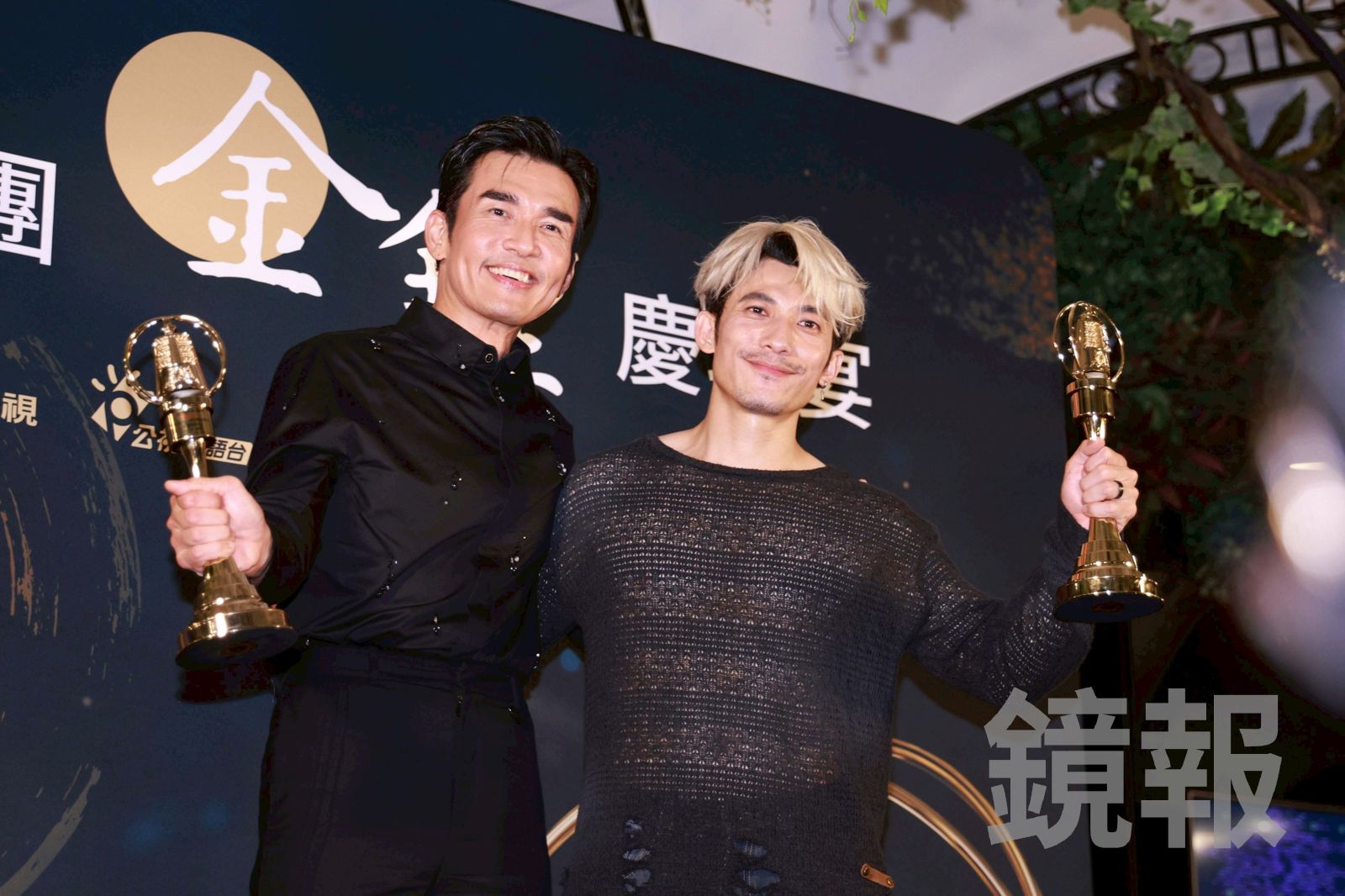 楊一展(左)與連炳發分別奪下戲劇節目最佳男主角男配角。劉耀勻攝