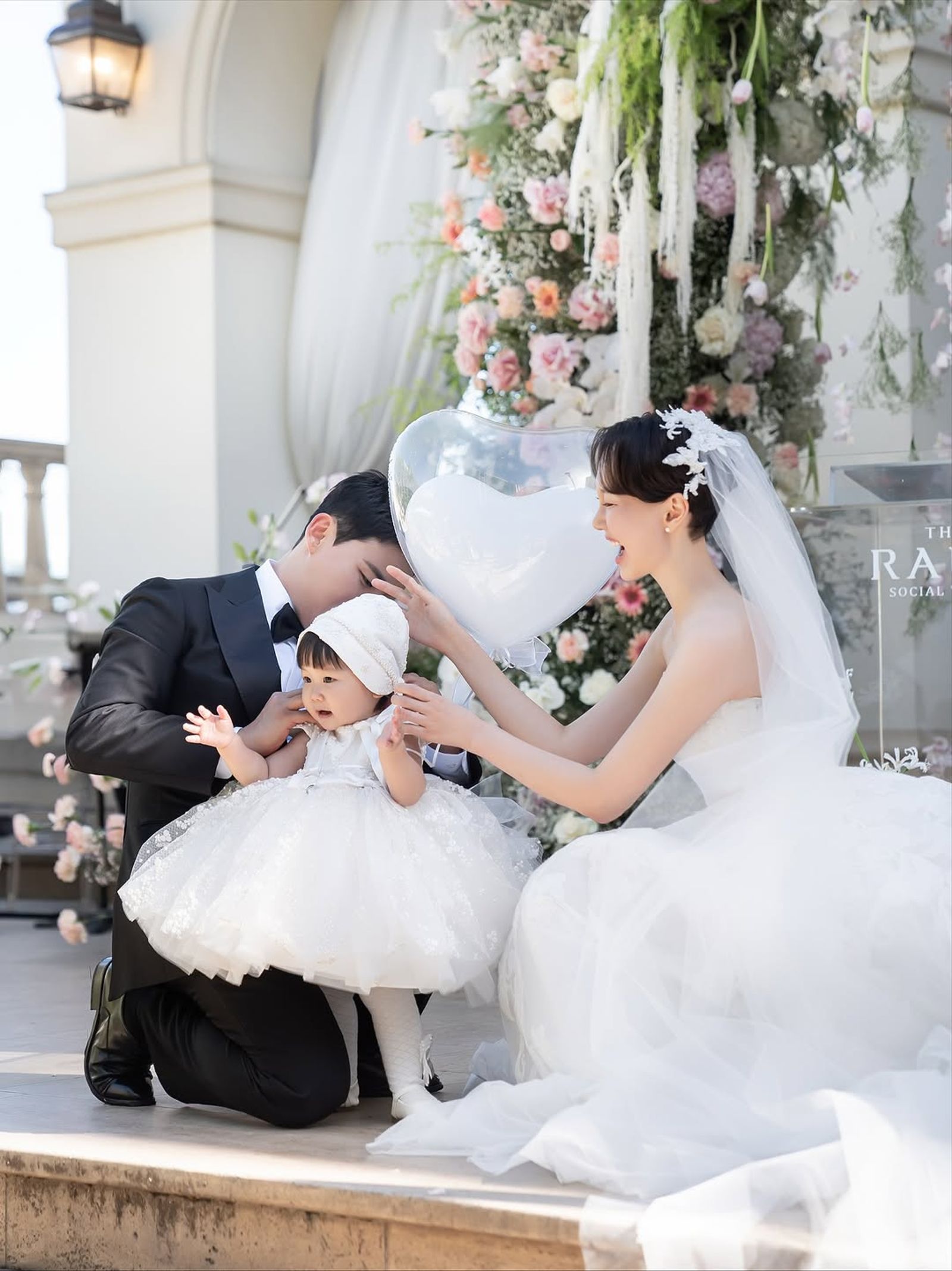 李裕英一家三口全家福曝光。翻攝IG@___2u0