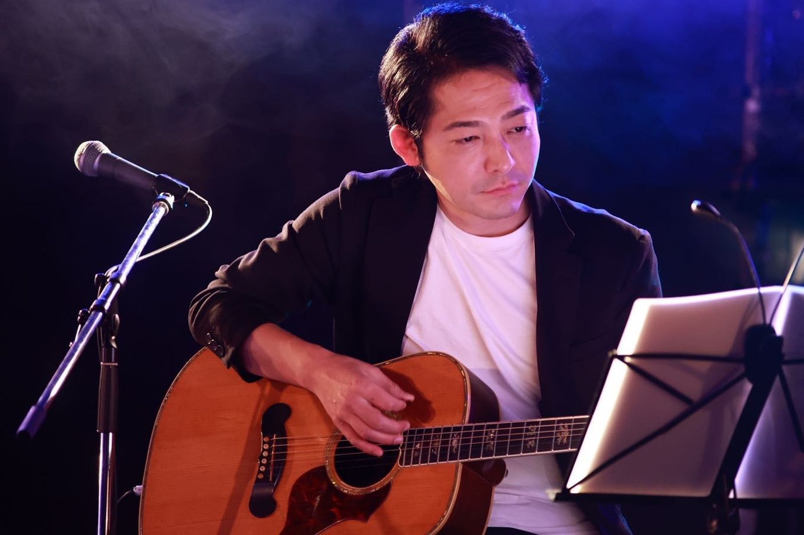 柏原崇47歲親弟險沒命!狂便血7次「馬桶全染紅」 竟信AI以為痔瘡…輸血3600cc搶命