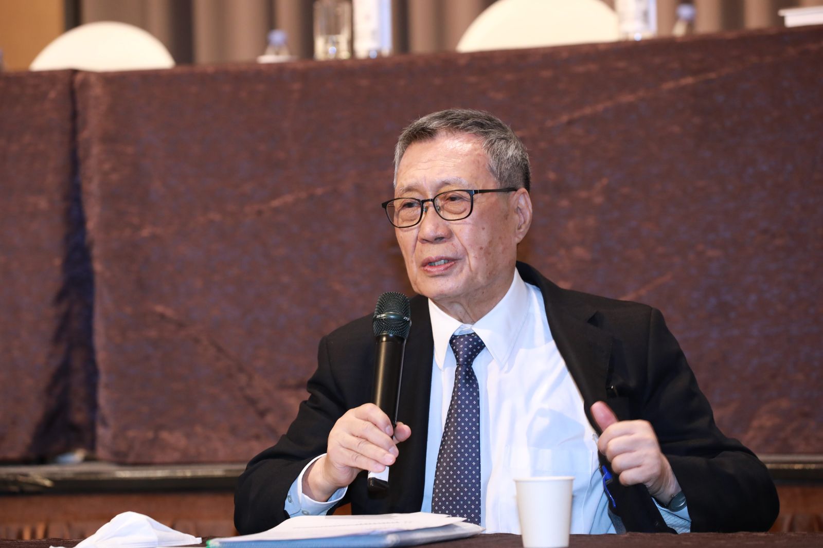 現任南亞董事長吳嘉昭,將於9月1日正式升任台塑集團總裁。資料照片/鏡週刊