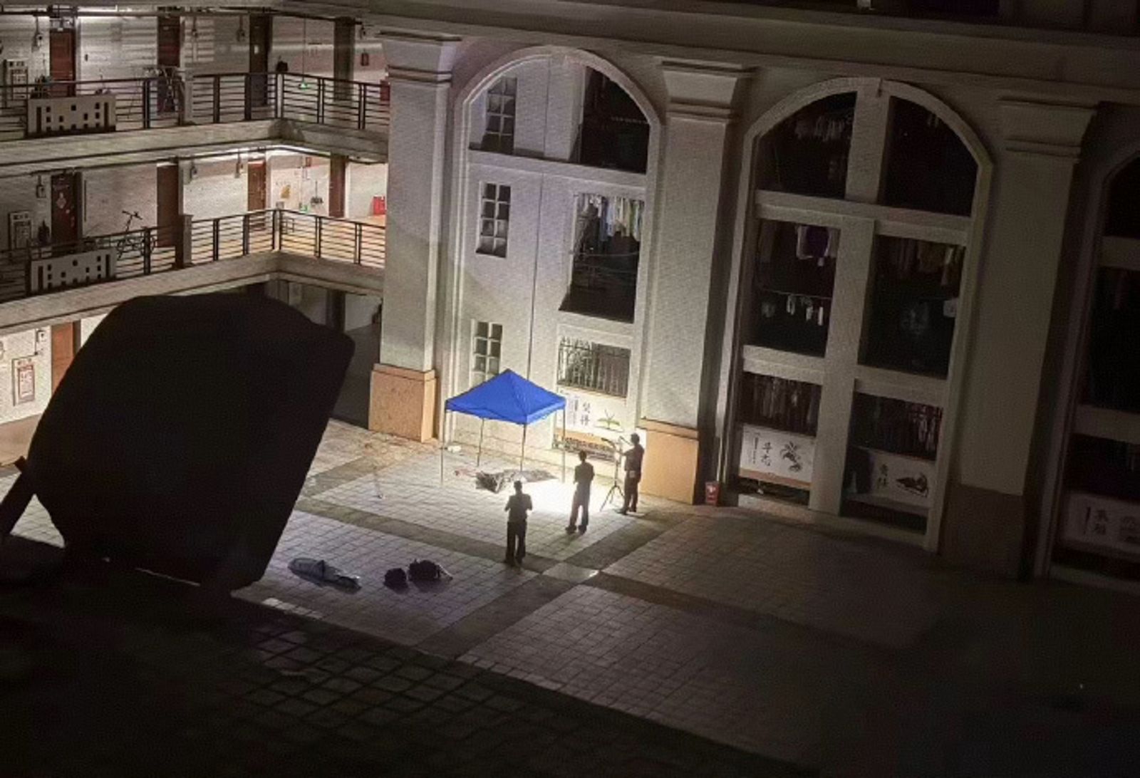 南方醫科大學醫學生墜樓輕生。圖／翻攝自微博／體域