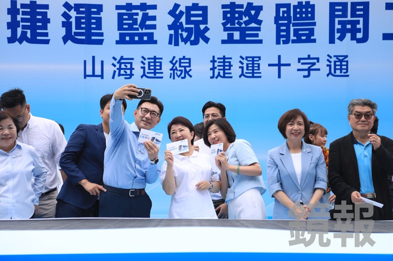 民進黨台中市長參選人何欣純(右2)認為,無論下任市長由誰接棒,都需穩穩接住目前市府的市政缺漏。台中市政府提供