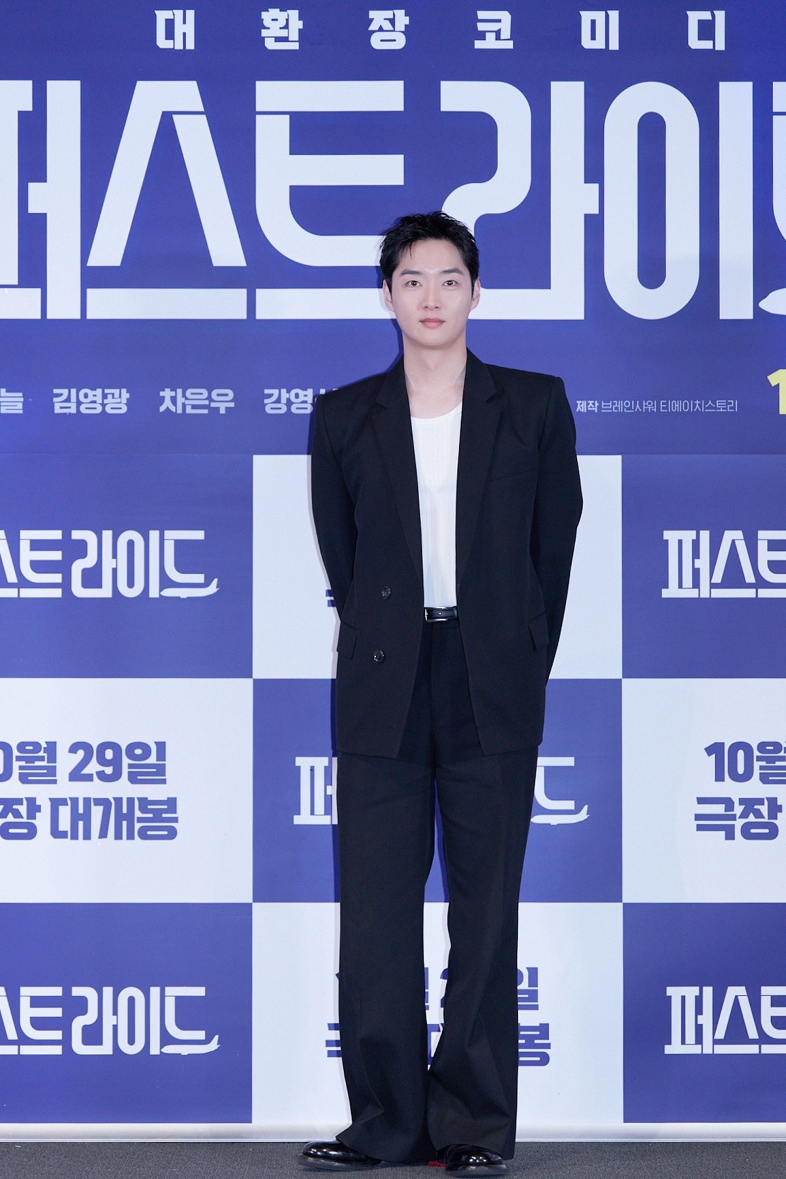 拍攝舞台劇起家的姜泳錫，也已34歲。采昌提供