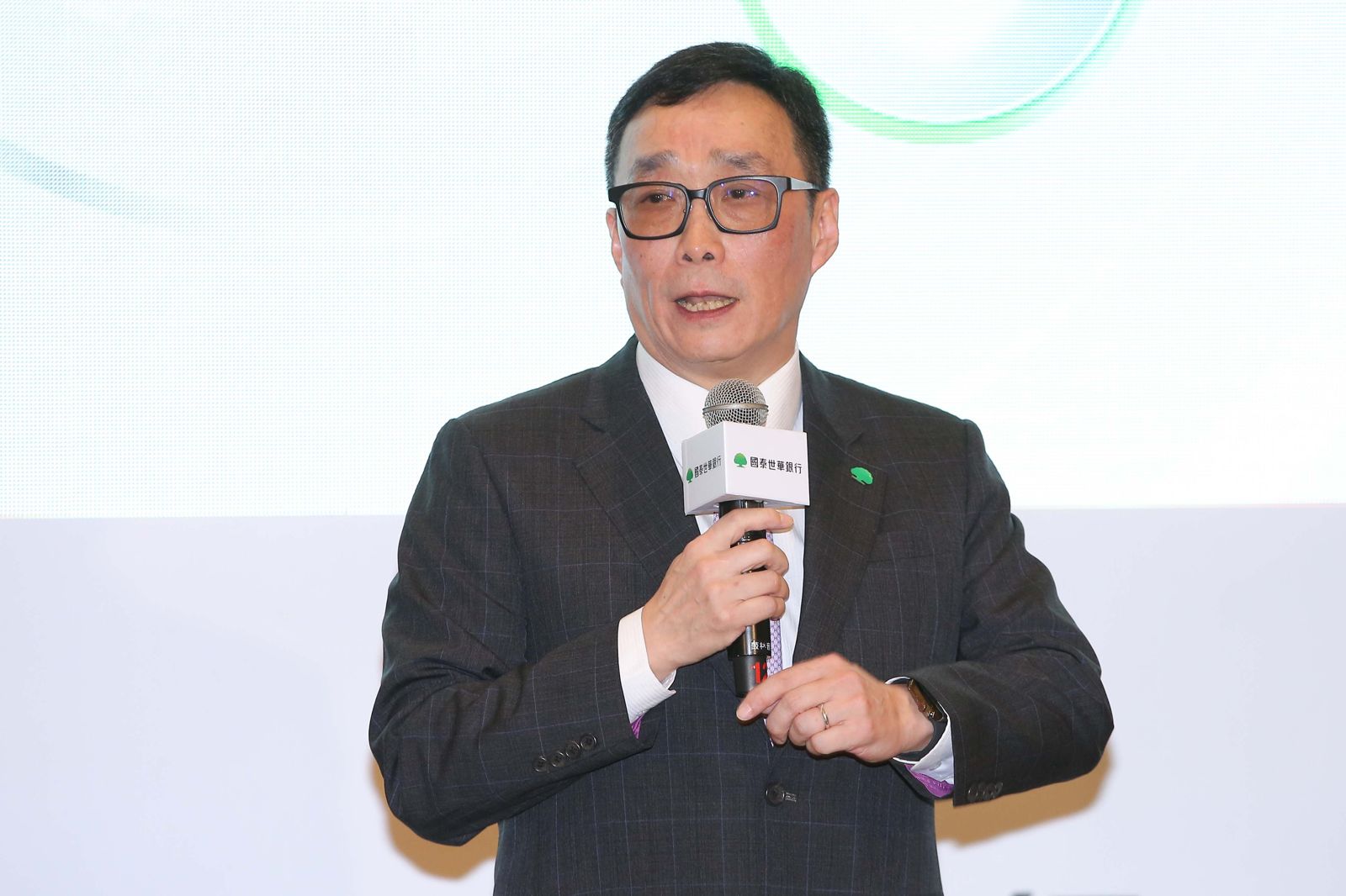蔡萬霖三子蔡鎮宇為何動手打人? 國泰投信前董事郭明鑑兼世芯、榮成釀內控風暴 國泰世華發聲明:無不當利益