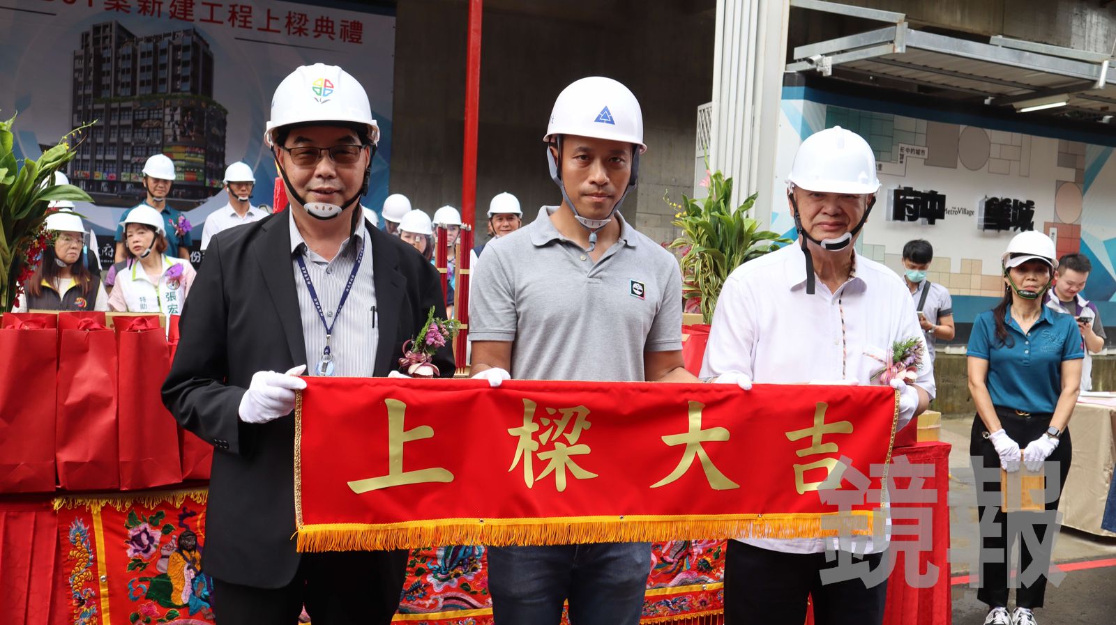 拆開皇家禮炮驚見20萬!起底壓垮王威元「模範公務員」 昔捲遠雄案全身而退變證人