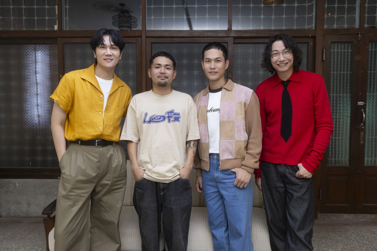 宇宙人新歌〈不曾寧靜的夜〉MV邀請新保拓人掌鏡。相信音樂提供