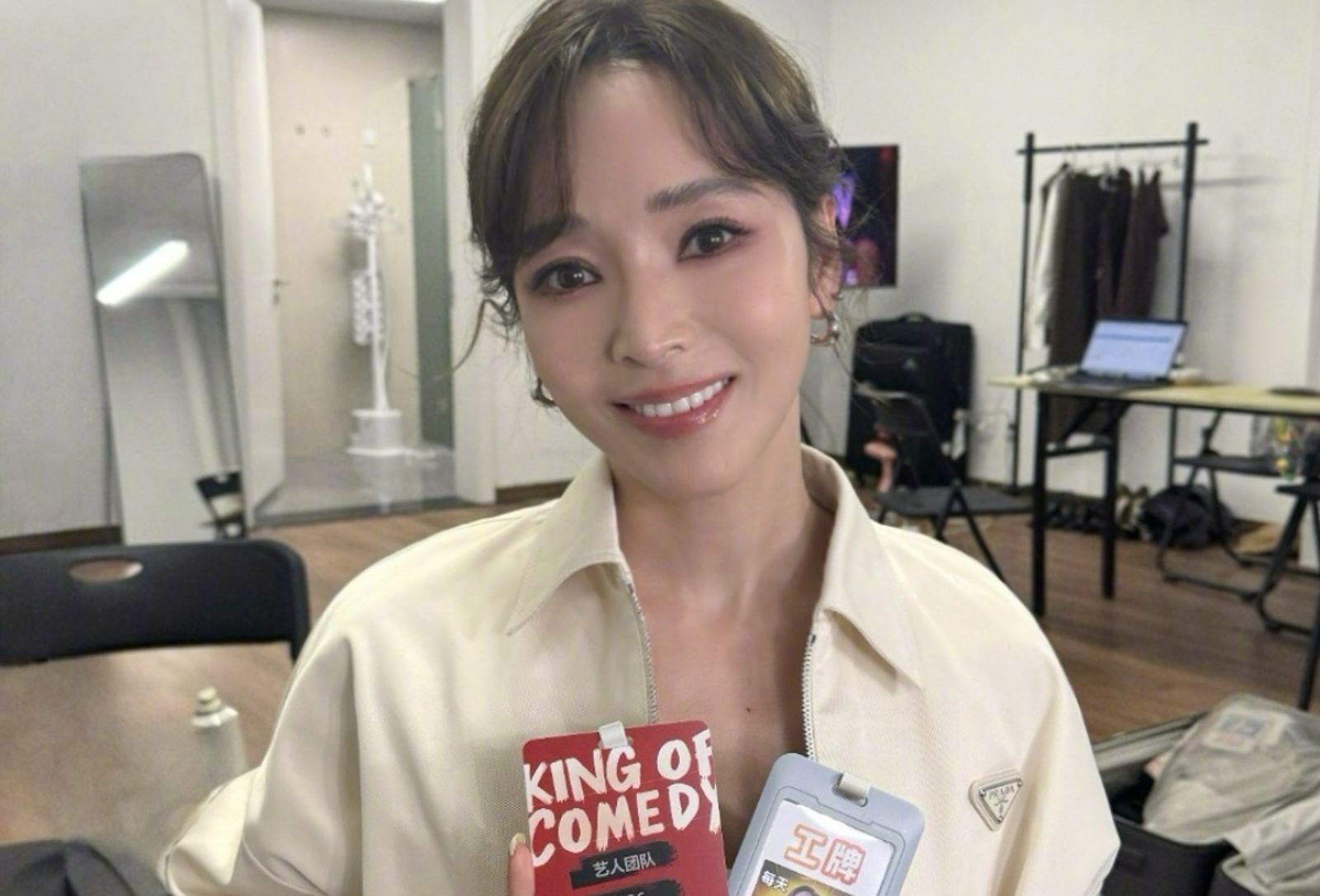 侯佩岑赴中發展再爆紅！「特殊造型」大翻車　遭虧：有點搞笑