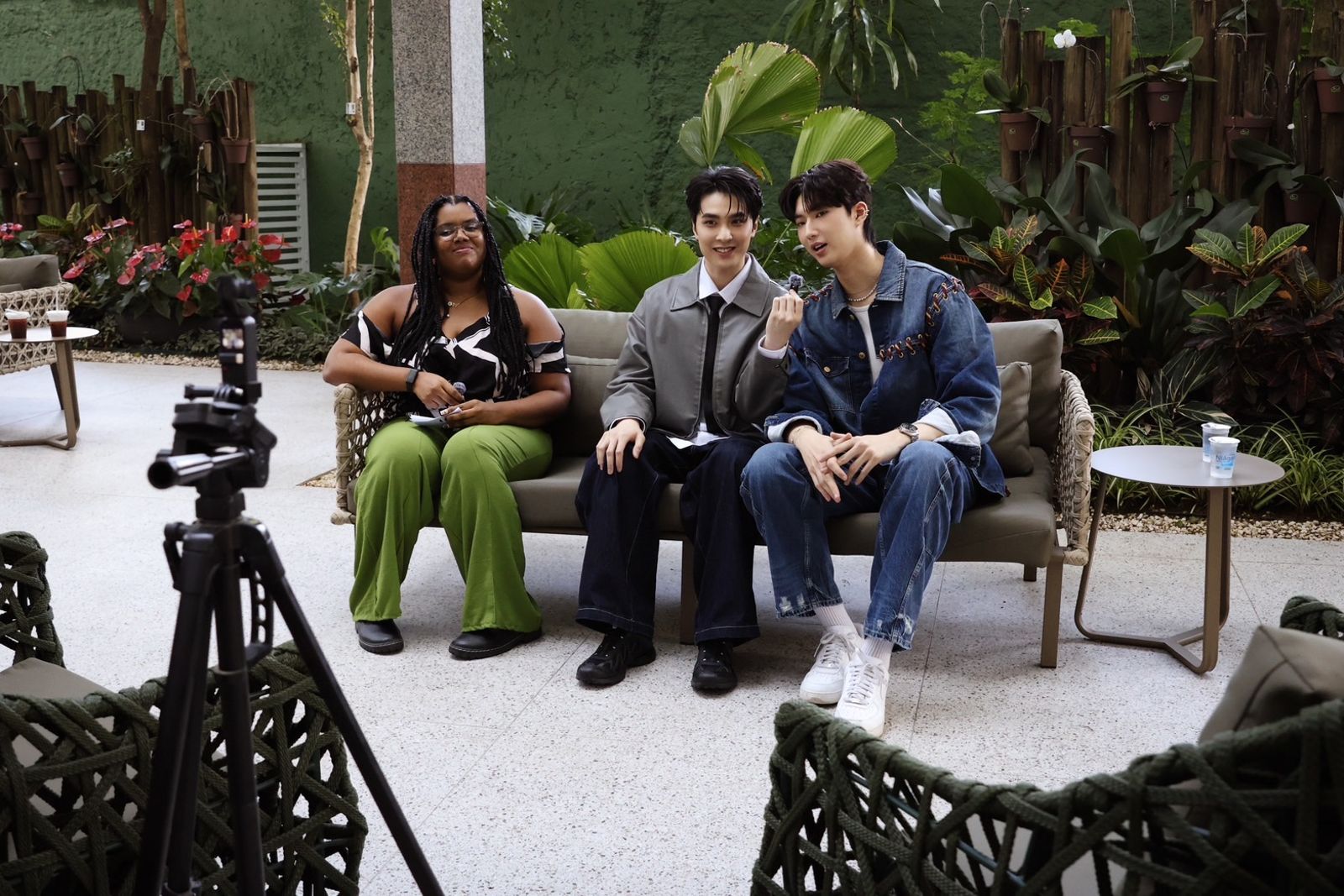 金雲、林宇花30小時飛巴西　粉絲感動當場淚灑昏倒