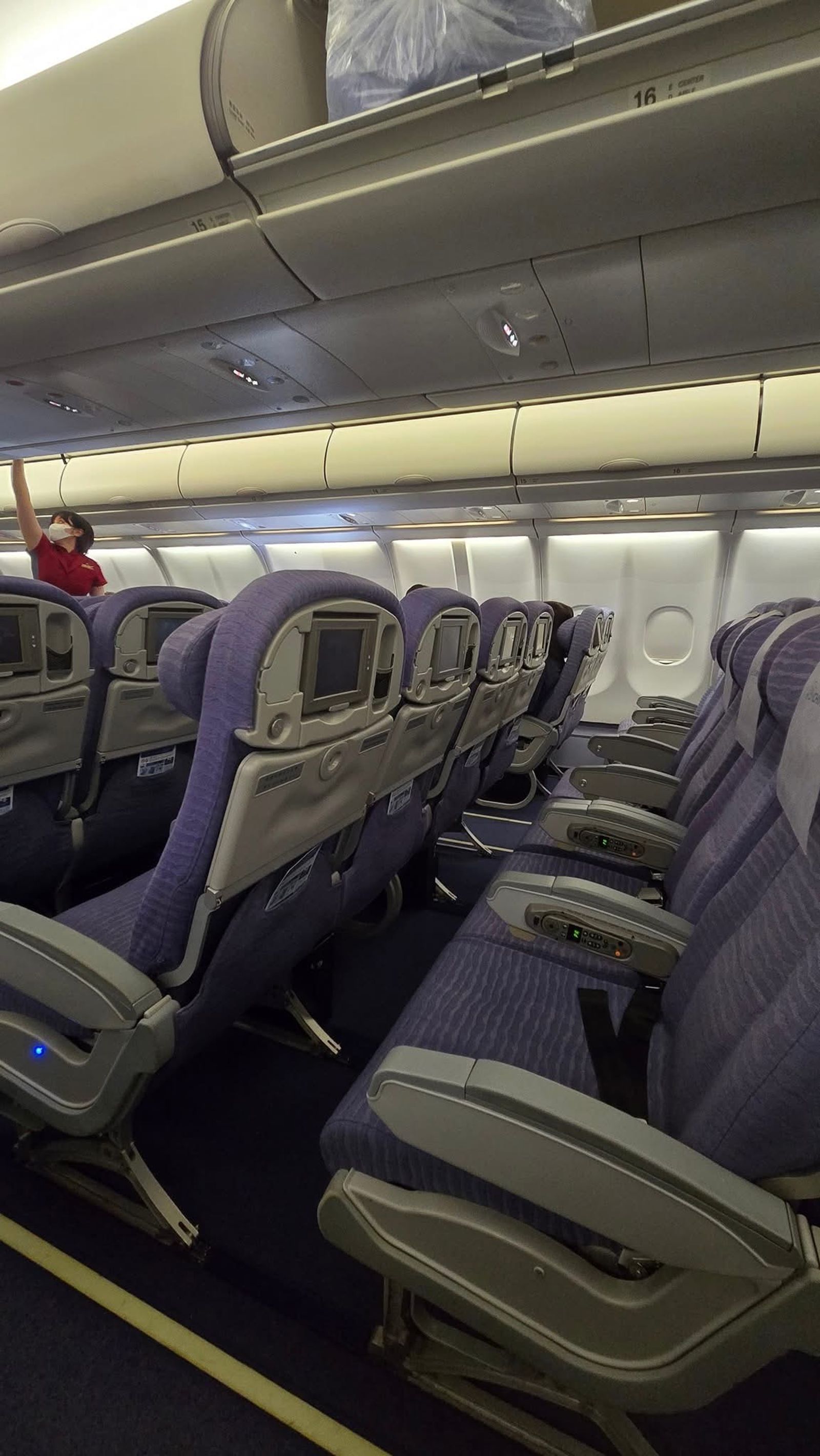 飛機上非常空蕩。翻攝史丹利臉書