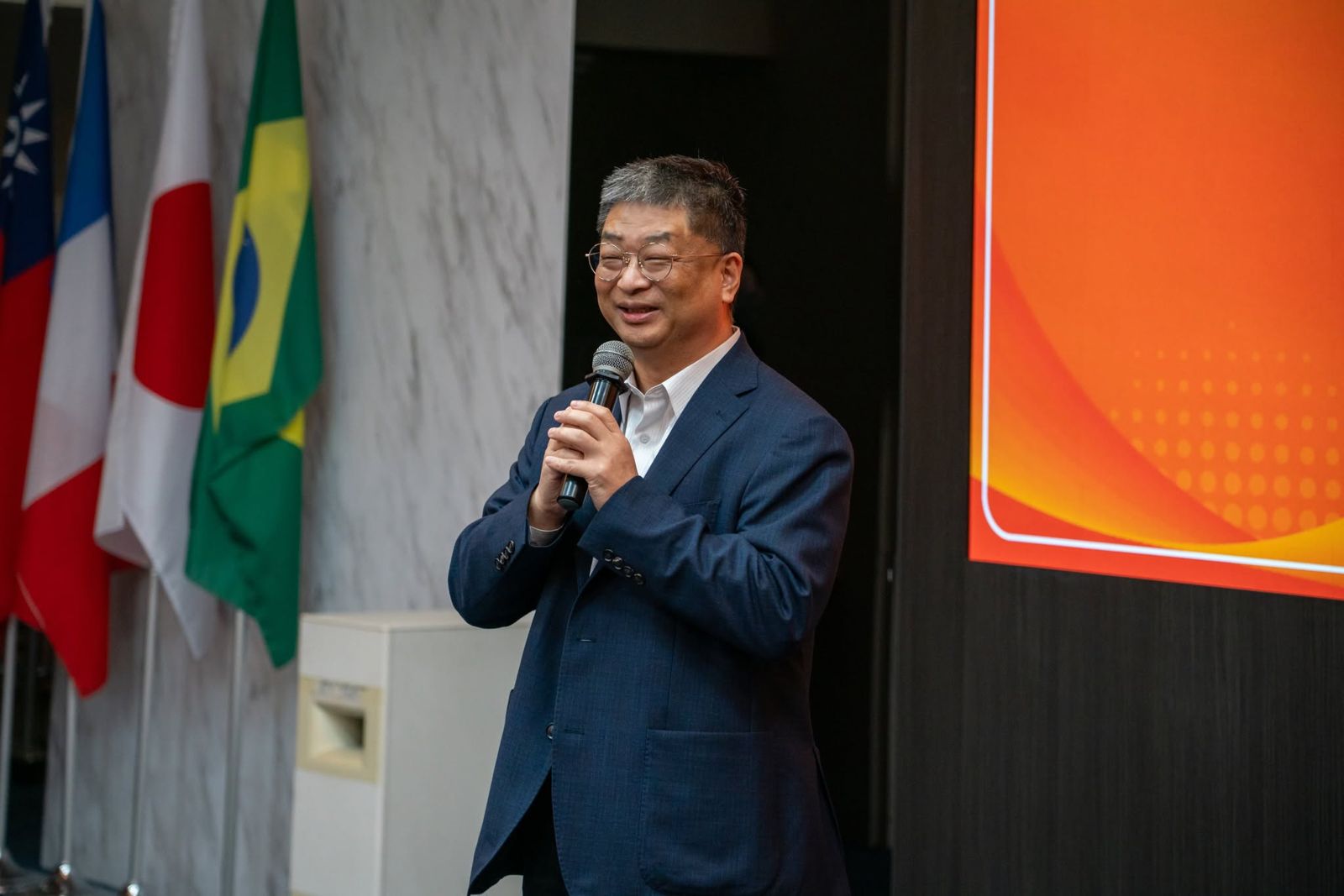 中山醫大副校長、葳格國際學校副創辦人何永全。翻攝fb葳格國際學校-小學部北屯校區