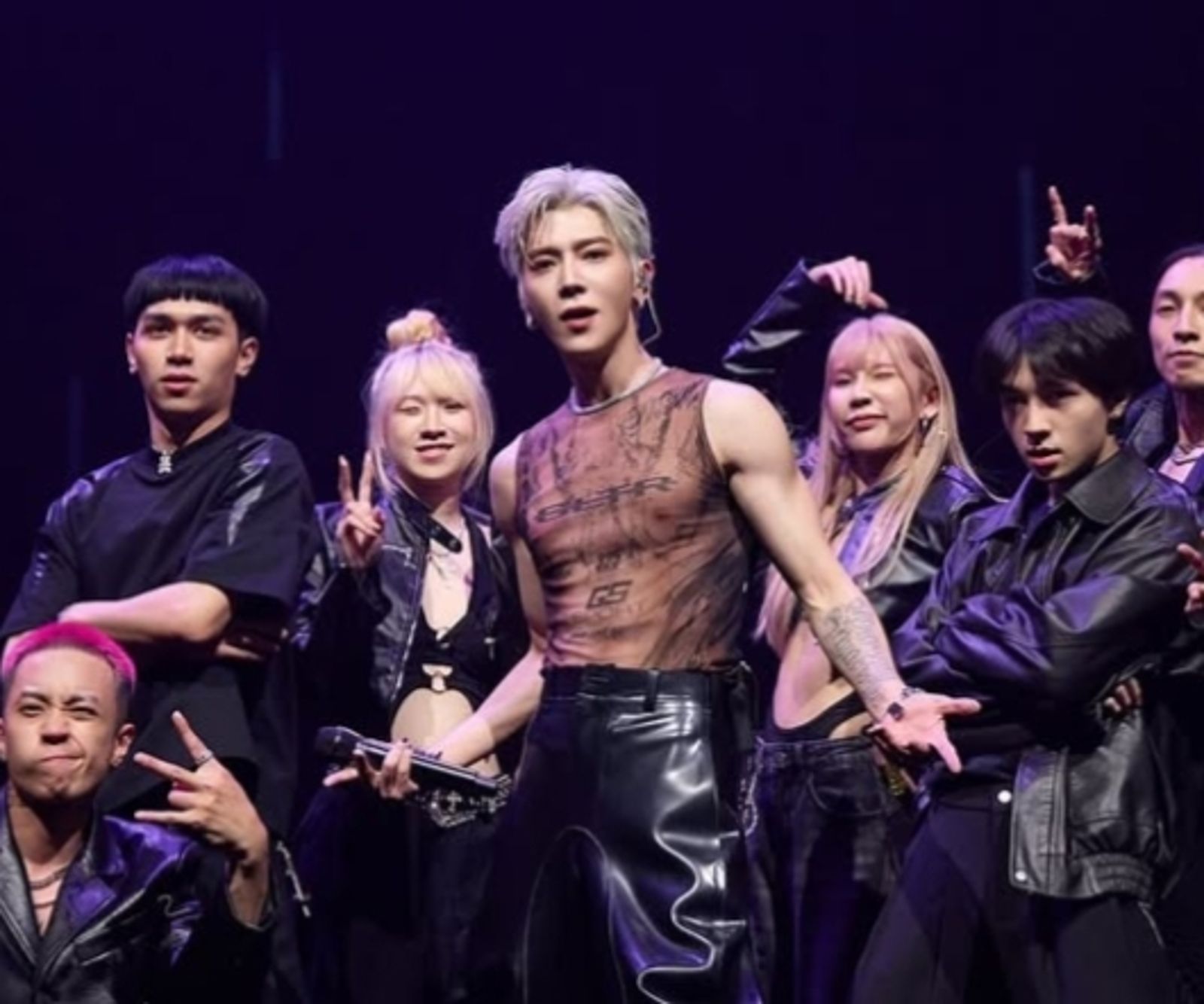 畢書盡15年前就入伍服了一年海軍兵役。翻攝畢書盡IG