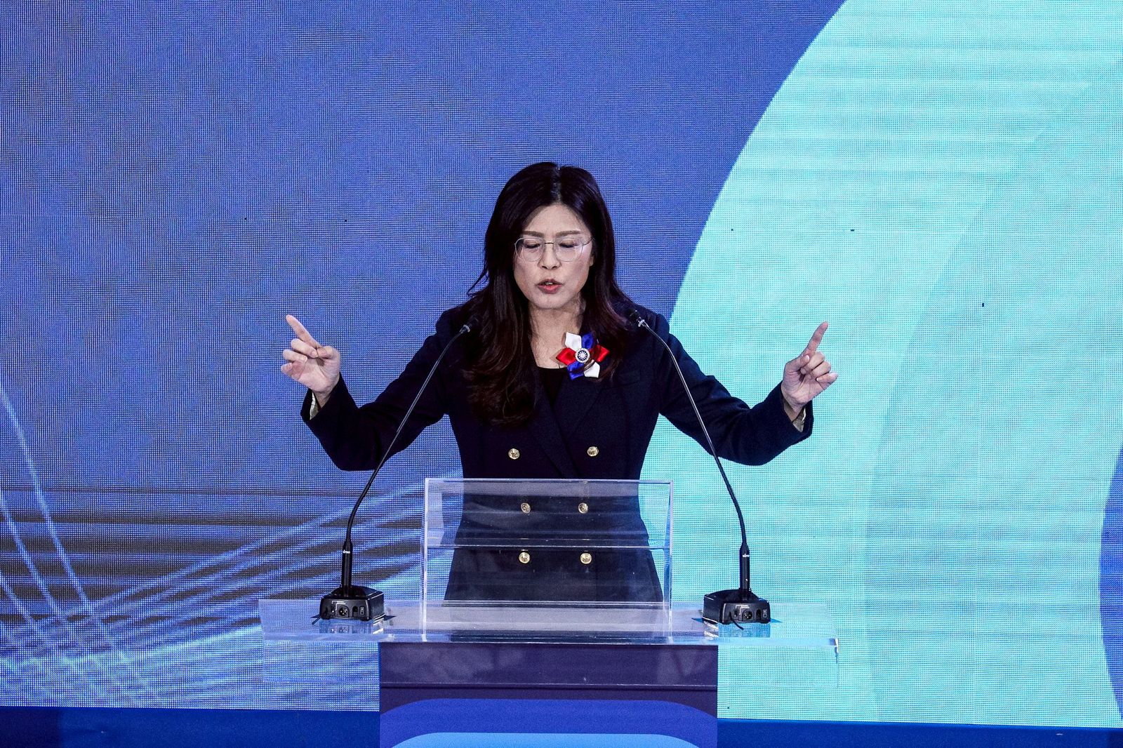 鄭任汶專欄:「普丁不獨裁」的下一句是「習近平不獨裁」