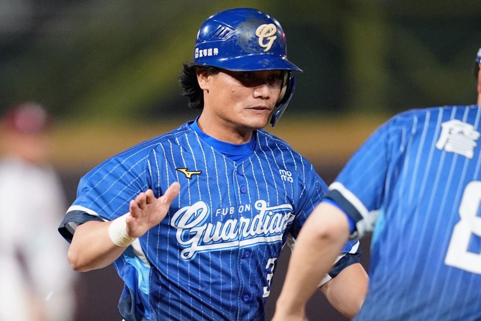 王勝偉最老代打轟！劉家翔5局好投奪首勝　率樂天桃猿4比2擊敗富邦悍將